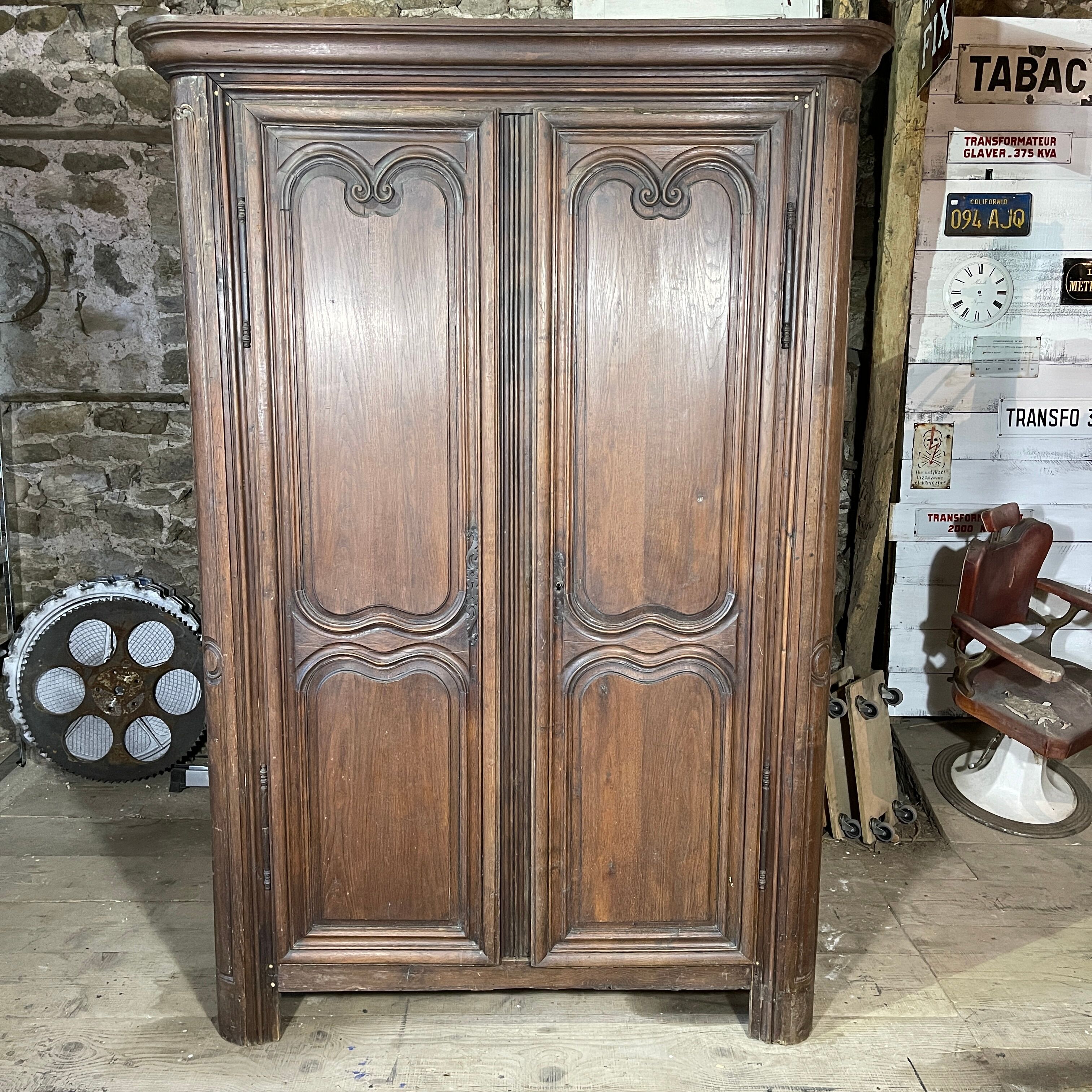 Oak cabinet XVIII th