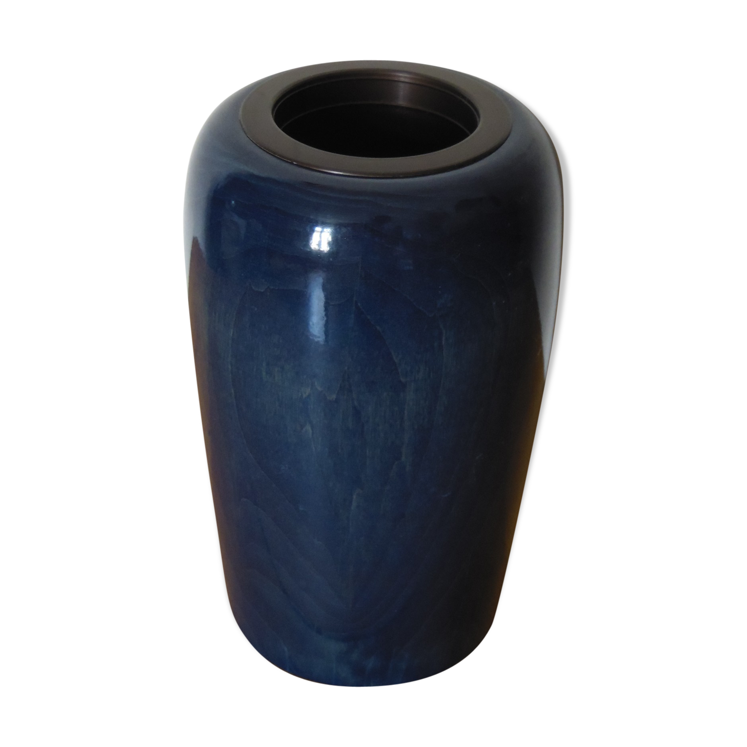 Wooden vase blue duck