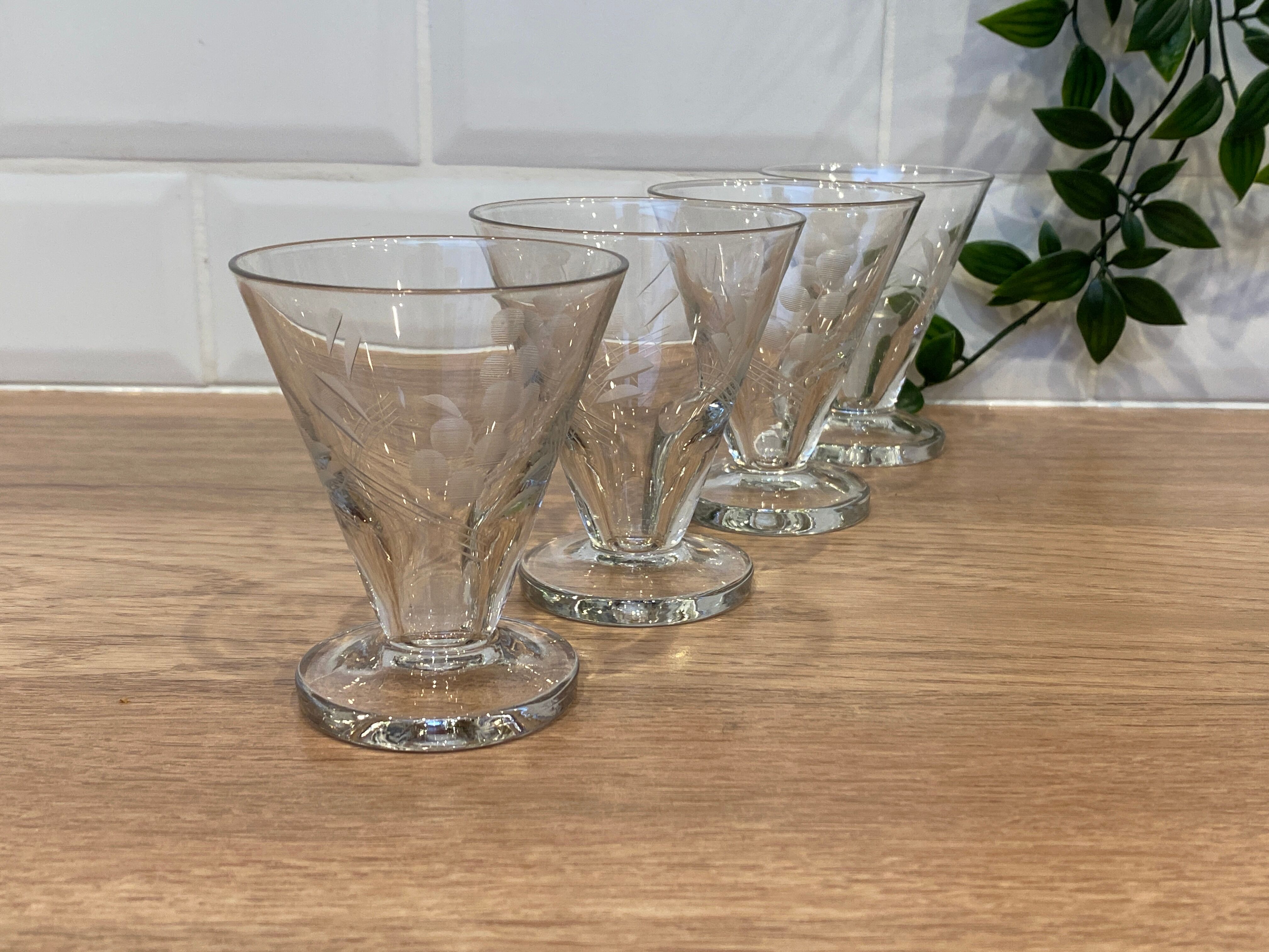 Set de 4 verres à vin blanc en verre gravé