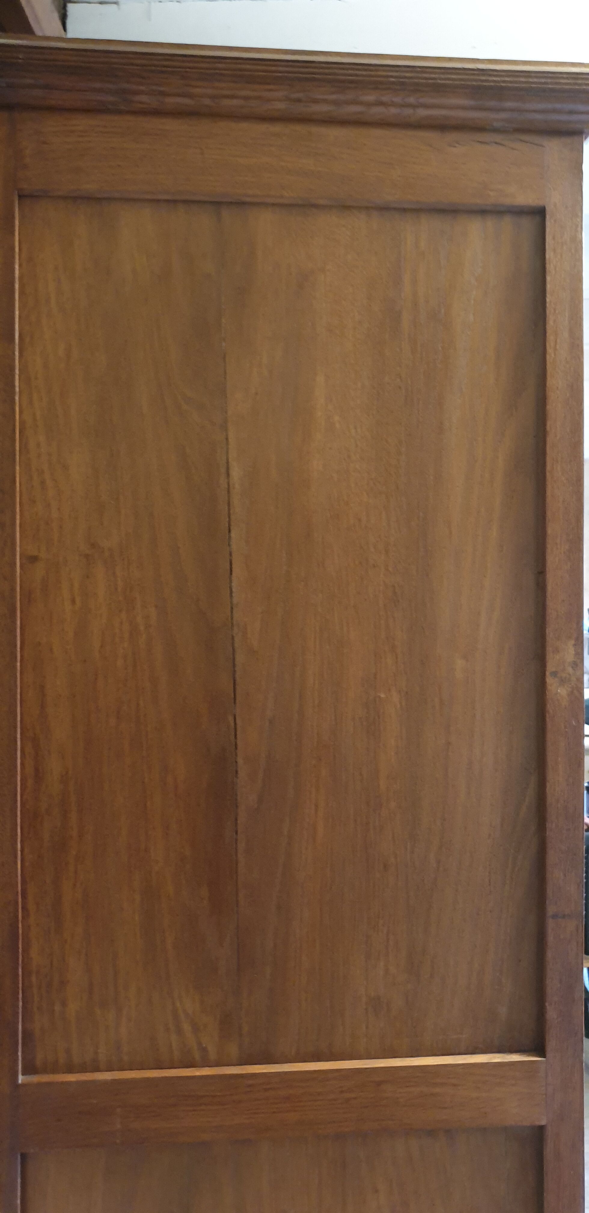 Wardrobe in solid oak