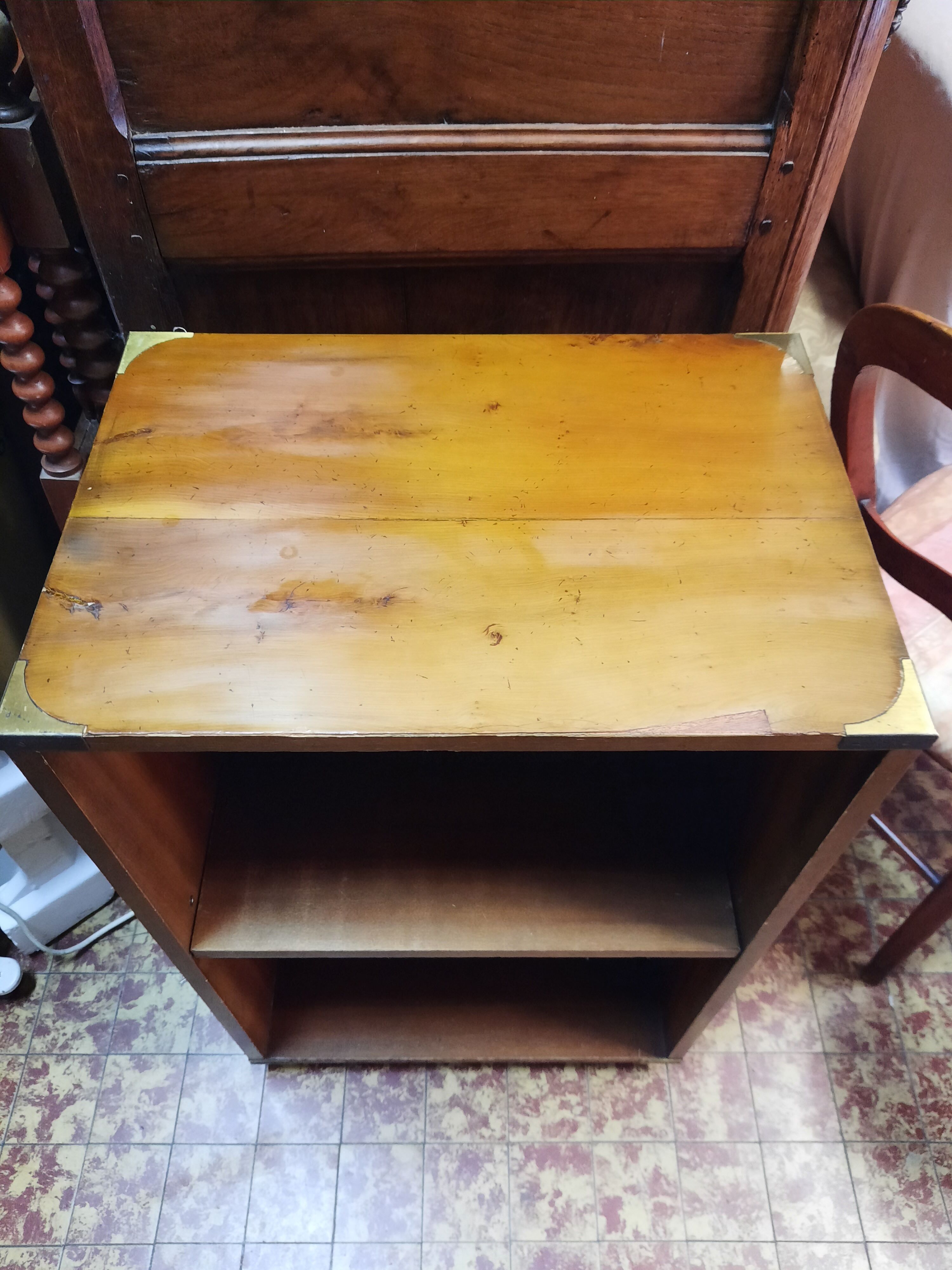 Shelf on navy style wheels