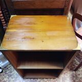 Shelf on navy style wheels