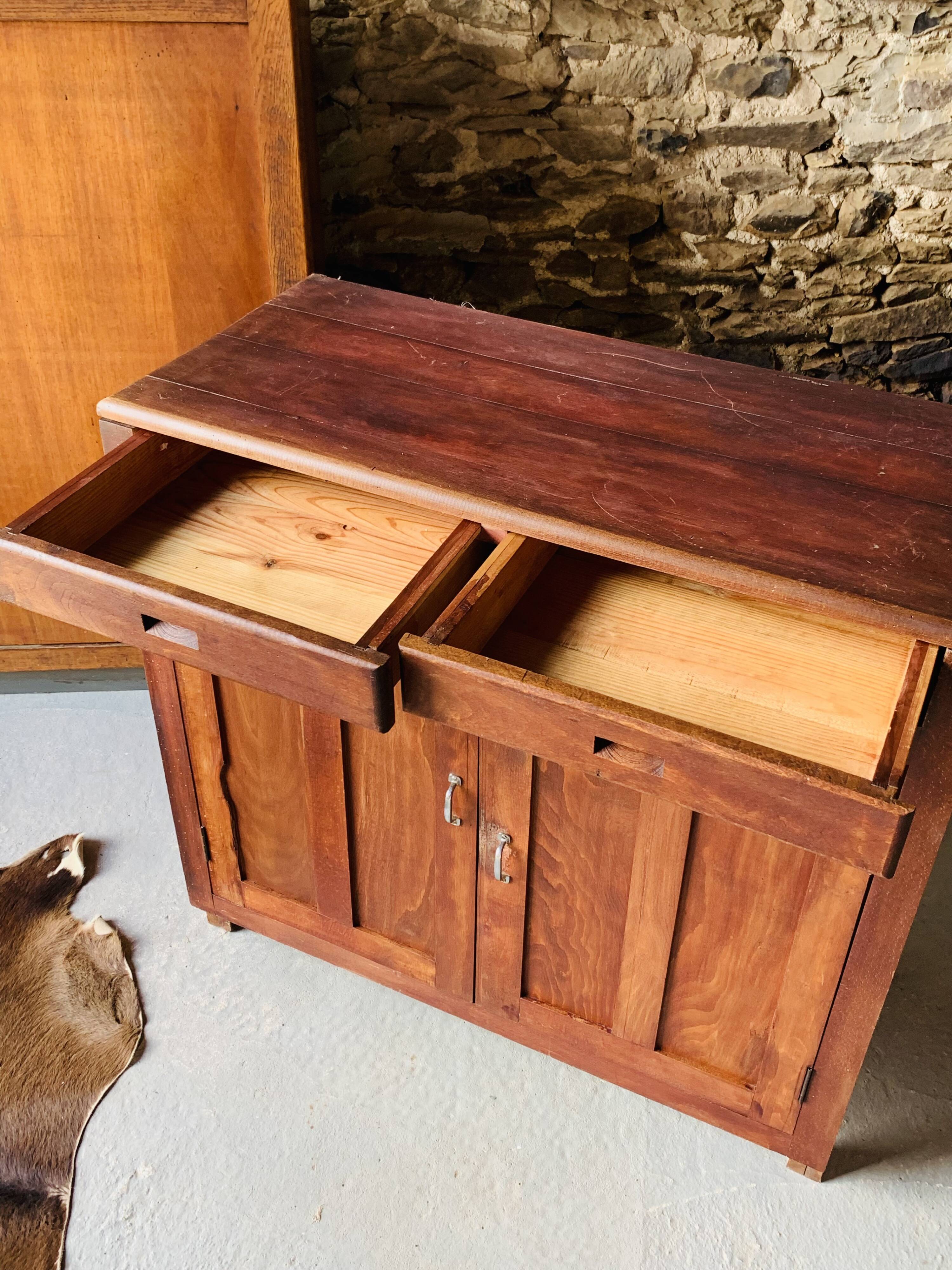 Parisian buffet - offset handles