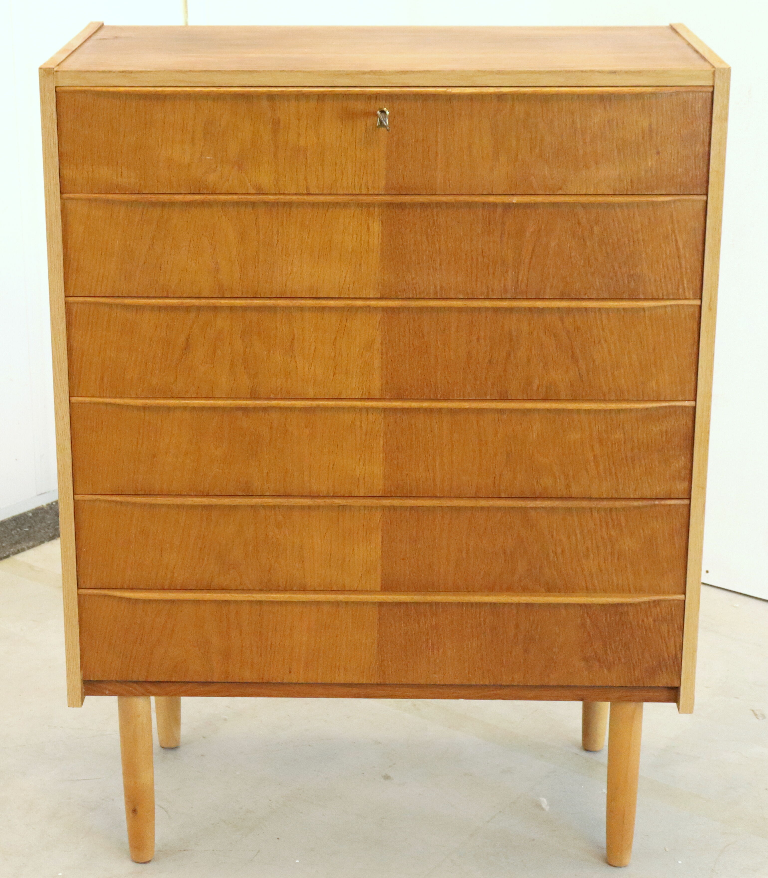 Commode danoise en chêne haut 'Brovst' - Design danois