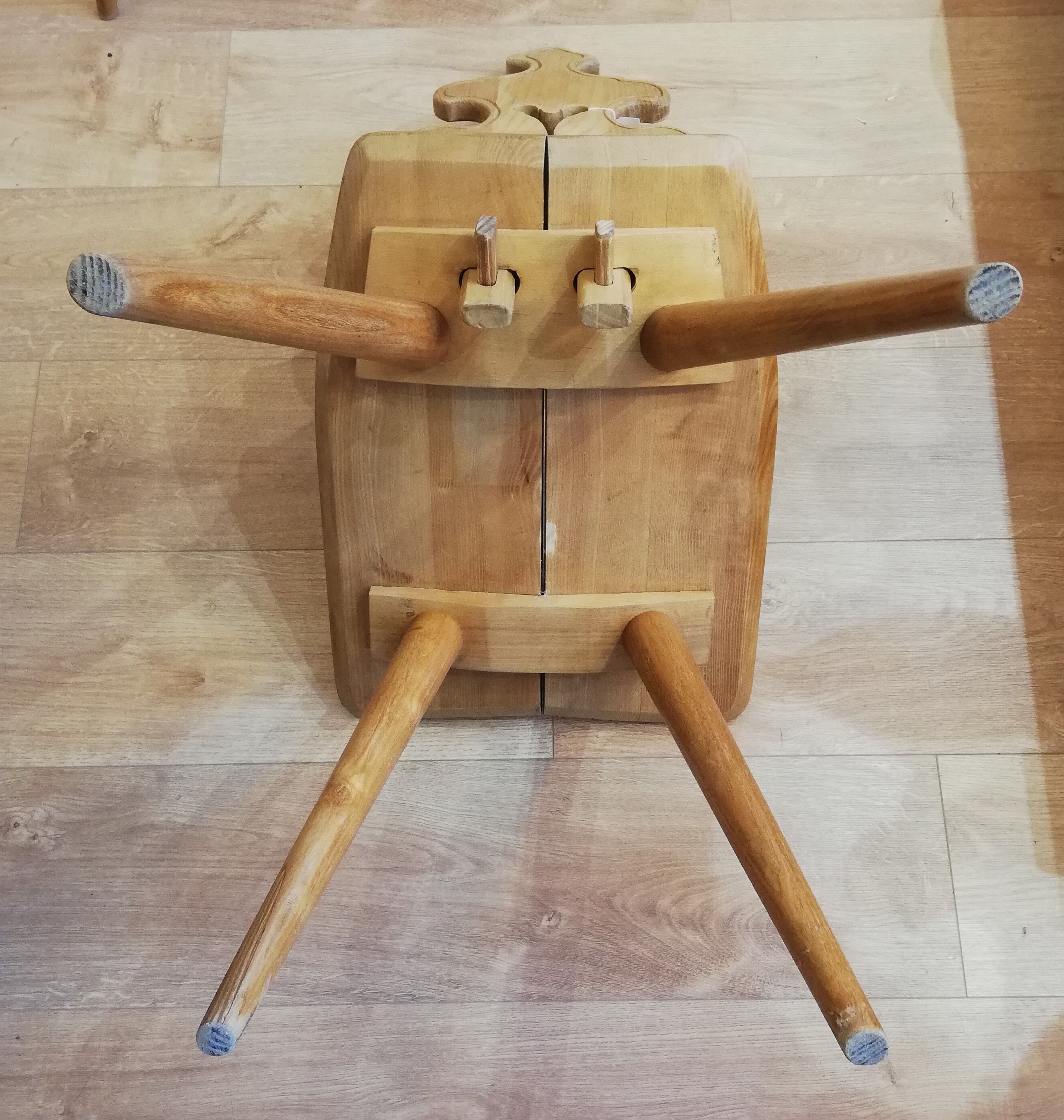 Pair of alsatian chairs