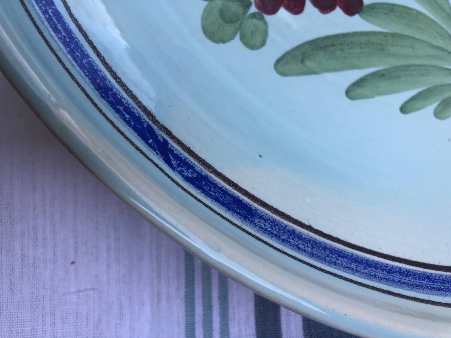 Grand plat faience polyvhtome XIXème