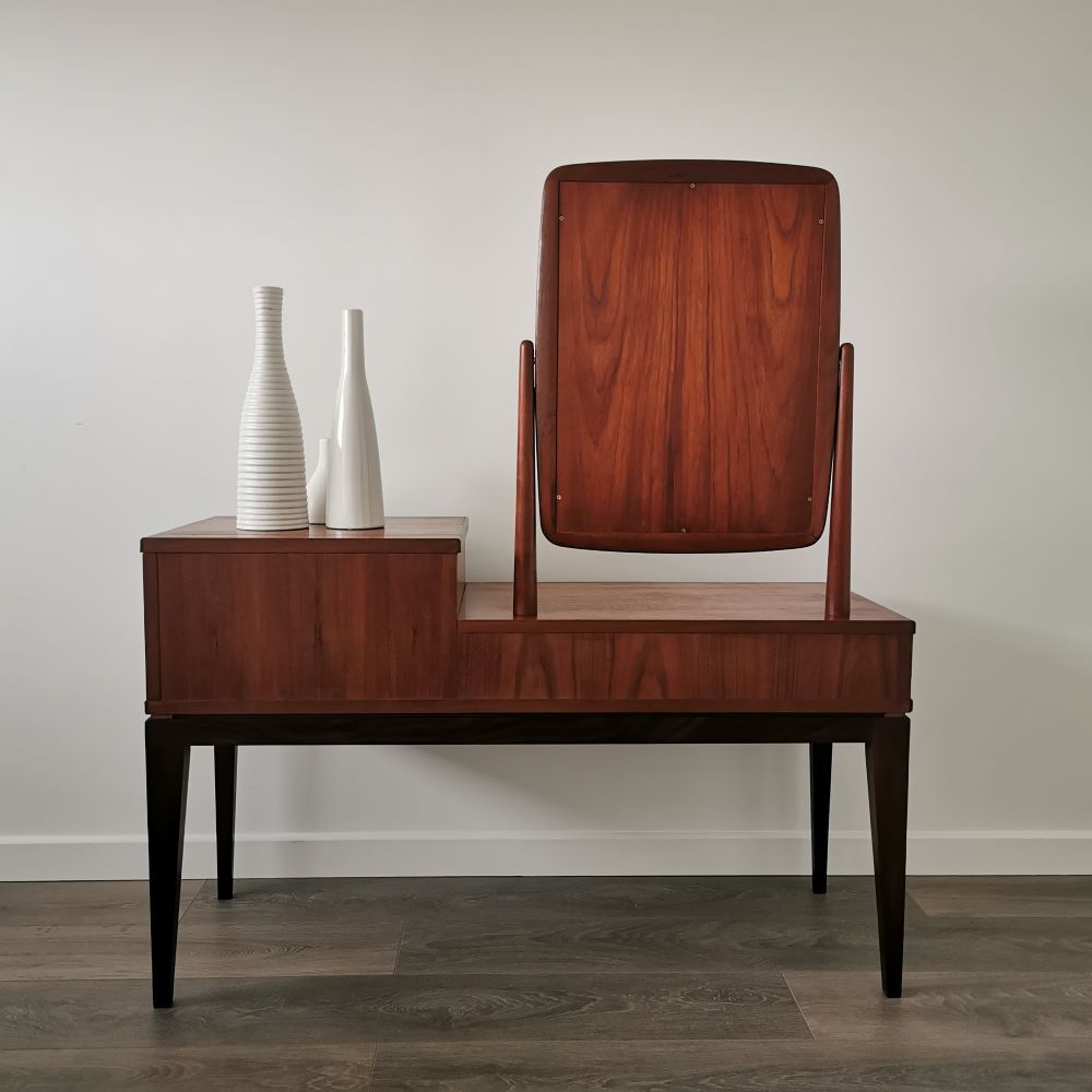 Mid-centuy teak hairdresser