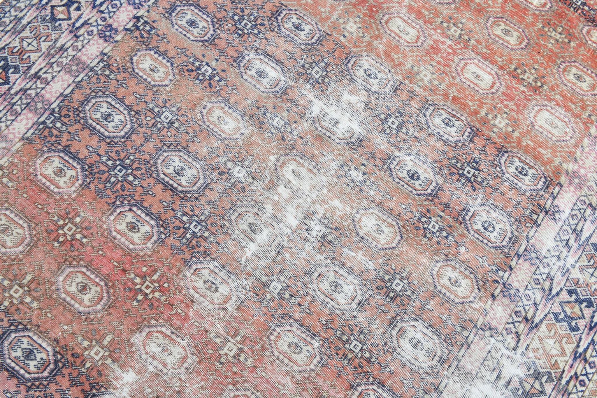 Tapis persan classique rouge et bleu