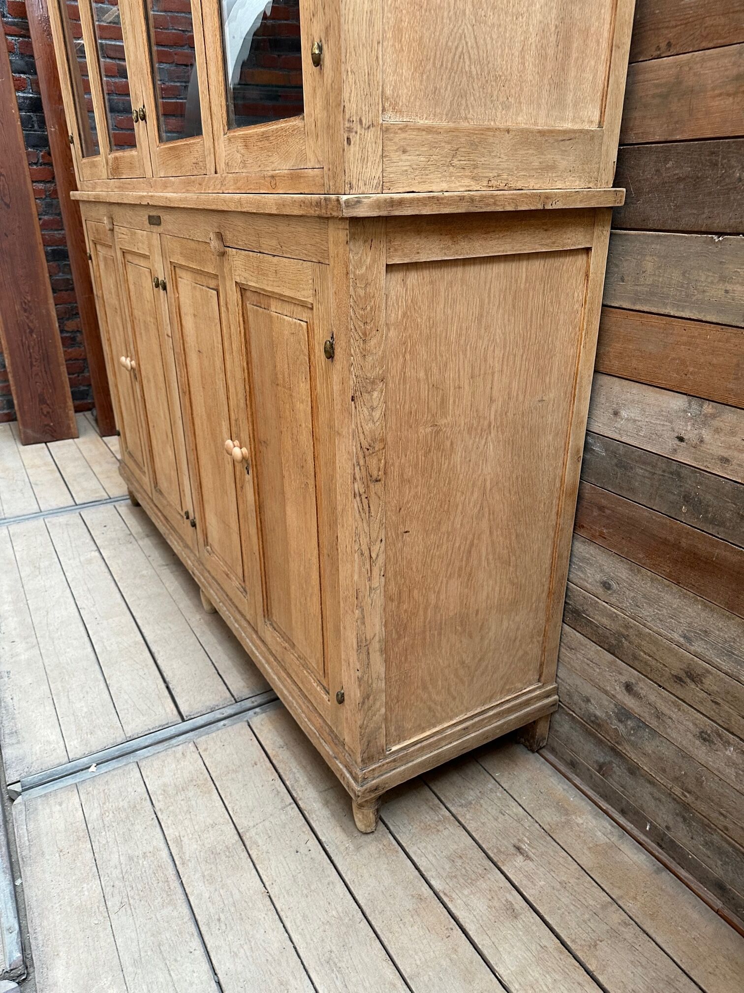 Xxth century oak bookcase
