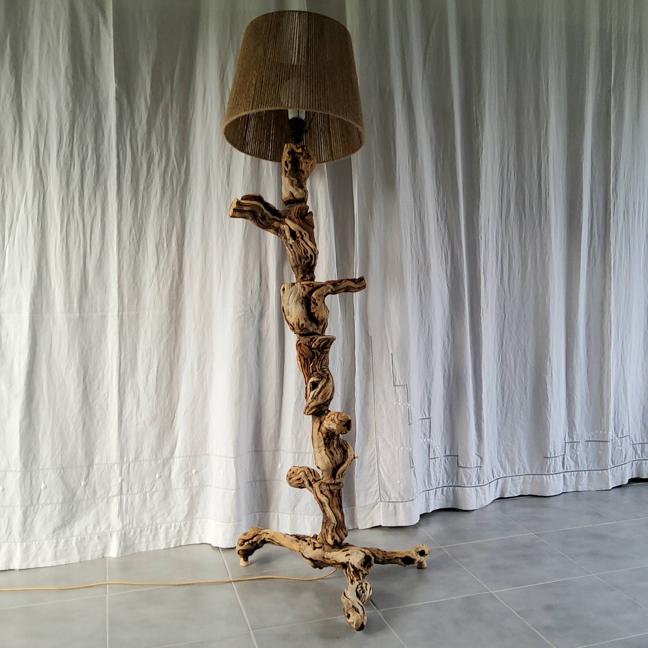 Lampadaire brutaliste