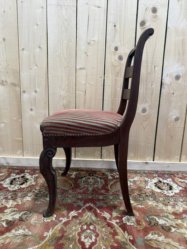 Suite de 6 chaises époque Restauration à restaurer