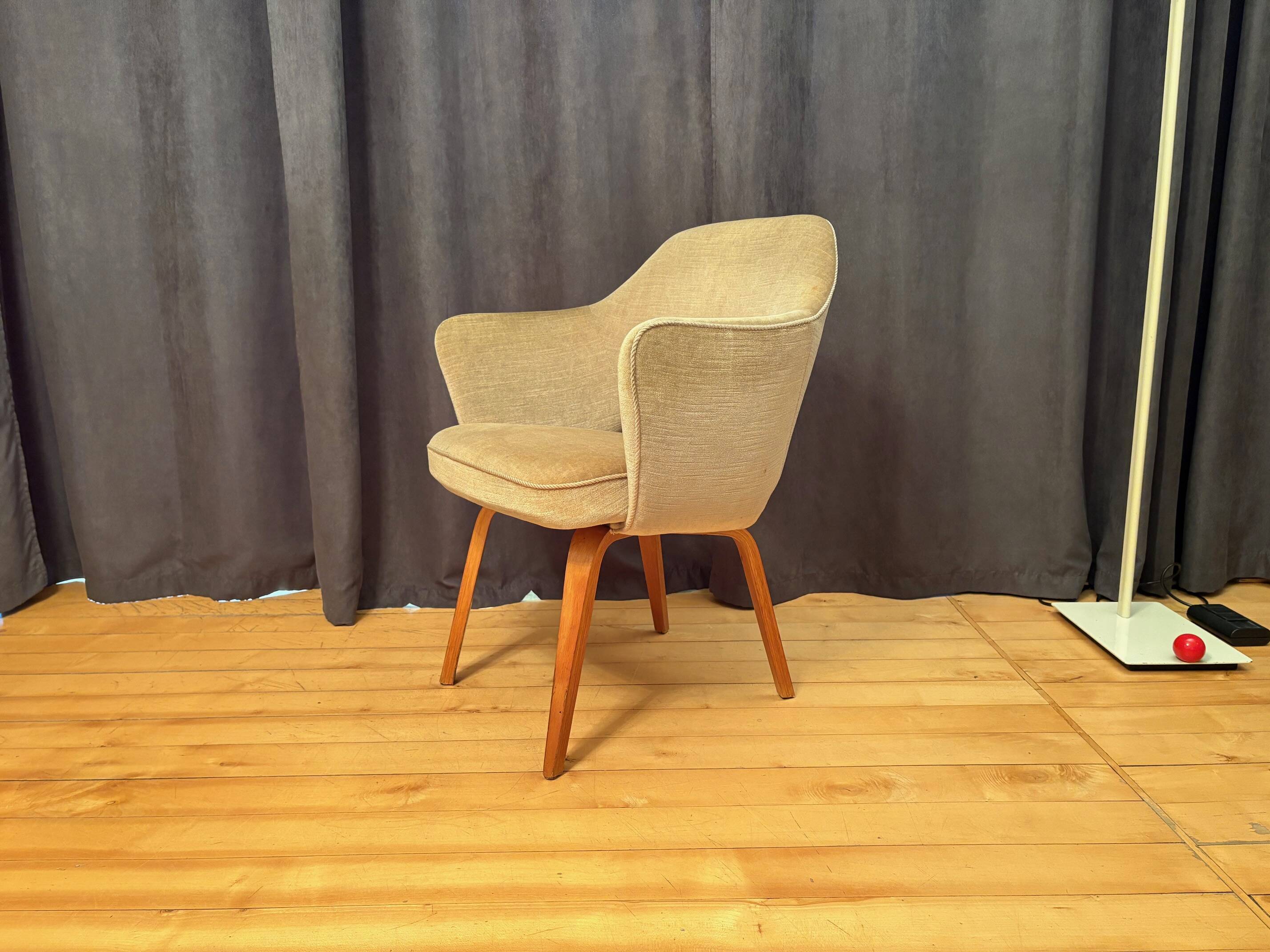 Executive Chair designed by Eero Saarinen, Knoll International, United Stat