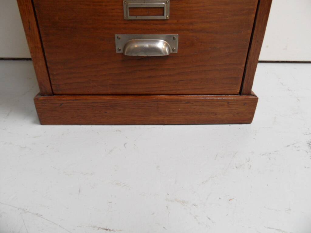 Cabinet de pharmacie en chêne vintage