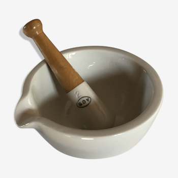 Porcelain mortar with pestle