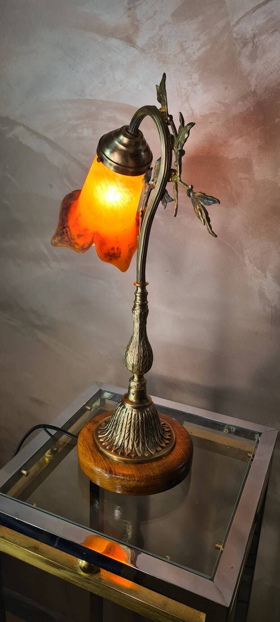 Bronze lamp on blond oak base, art nouveau with tulip, 45x30