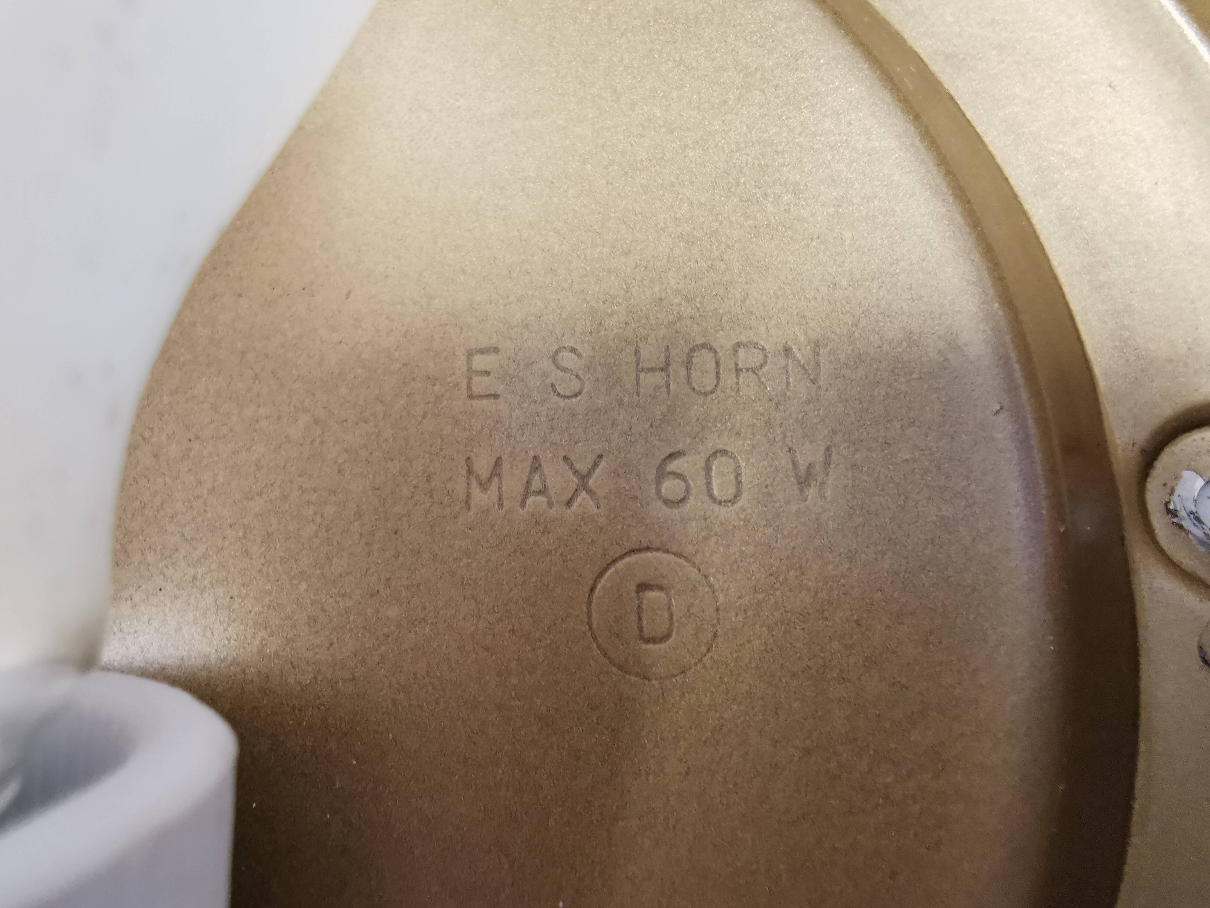 plafonnier de la marque danoise ES Horn Lighting des années 1980.