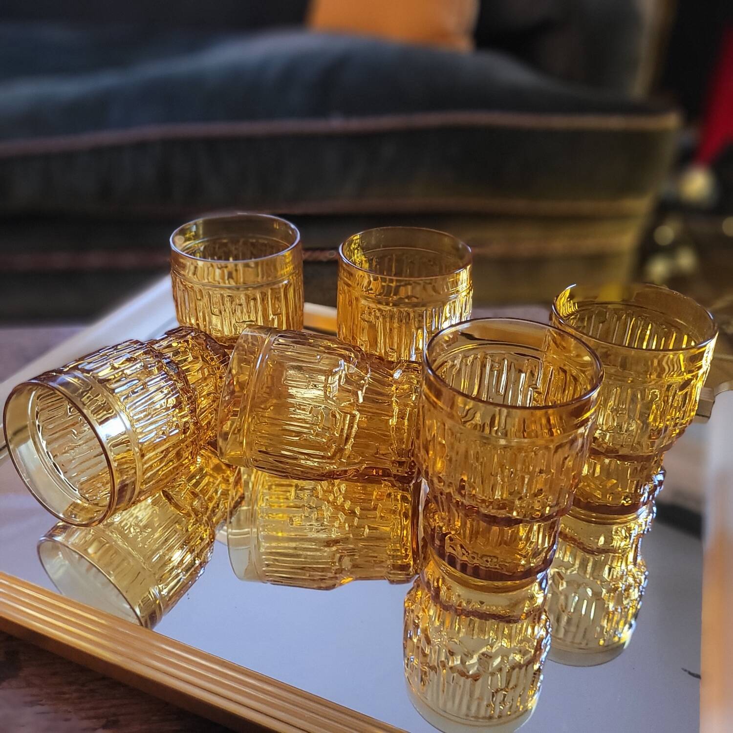 Verres ambrés en verre moulé. Années 60–70