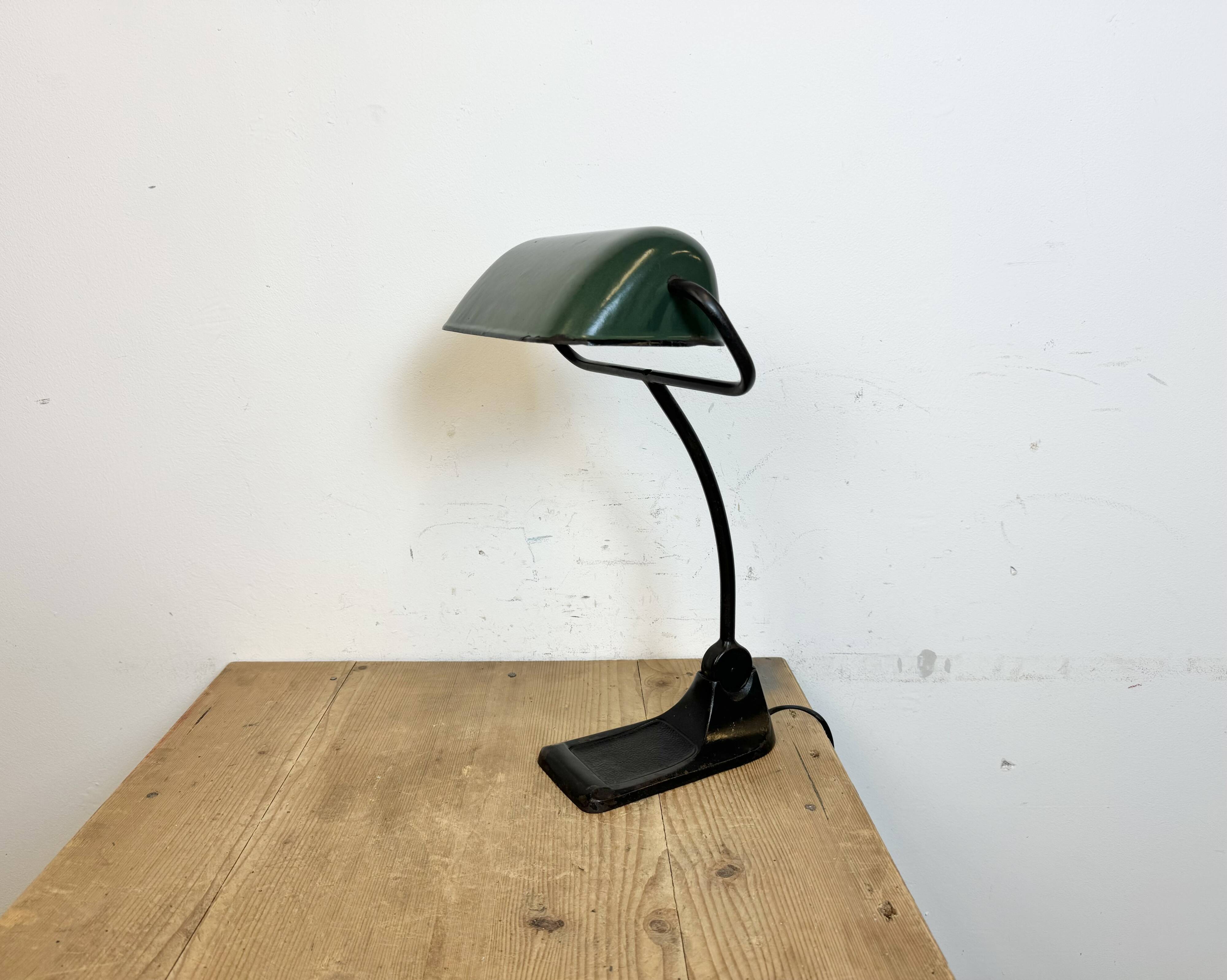 Lampe de Banque Vintage en Émail Vert de BUR, 1930s