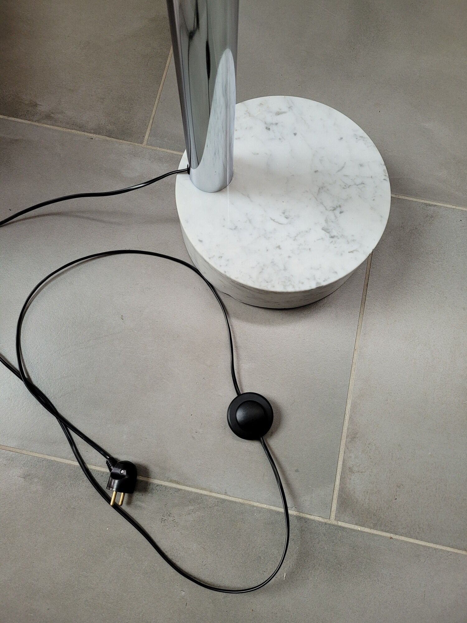 Floor lamp "Lily of the valley" by G. Reggiani in chromed metal 70s