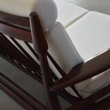 Canapé à dossier haut de style milieu du siècle retapissé