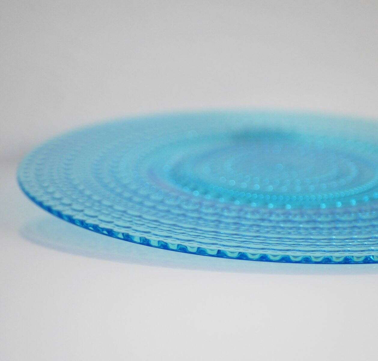 Grand plat en verre de style mid-century moderne en bleu azur par Oiva Toikka, Kastehelmi, Italie, 1979