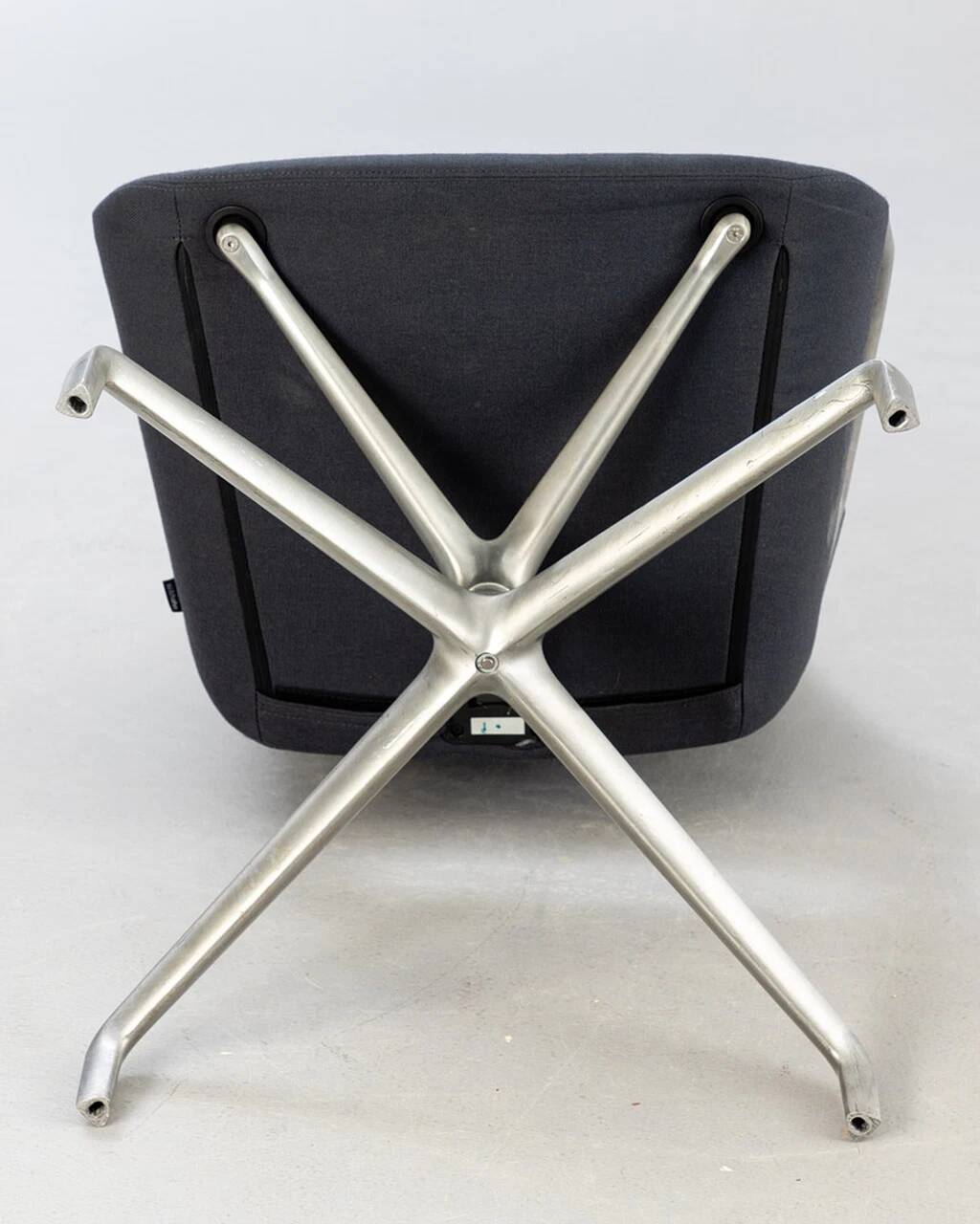 Wilkhahn Graph 3015 office chair in aluminium and fabric