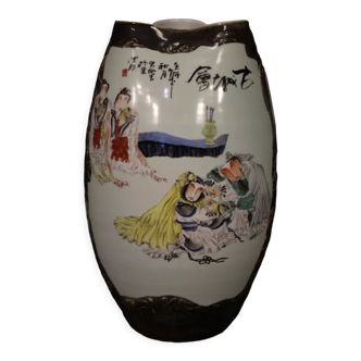 Chinese painted ceramic vase