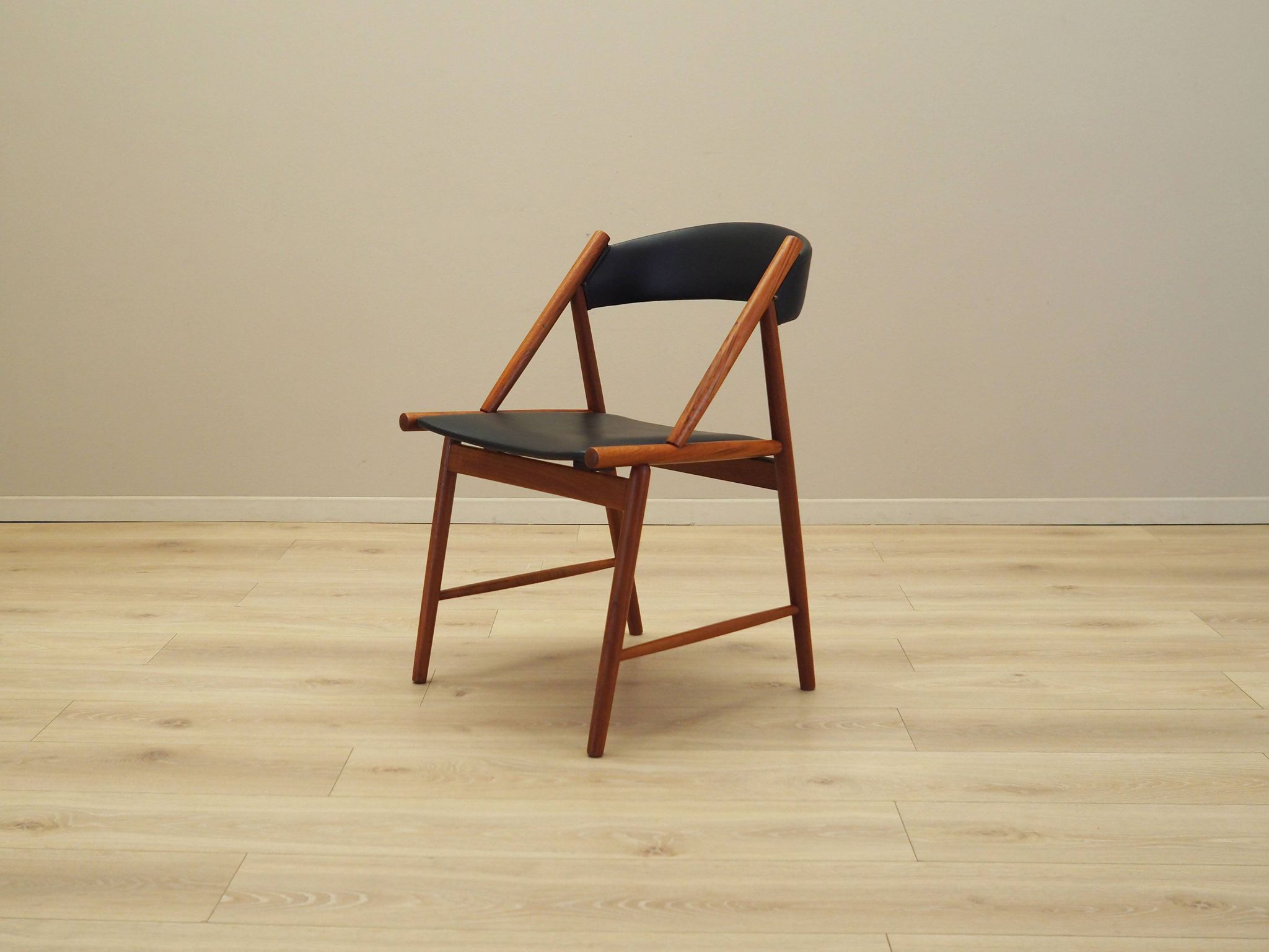 Chaise en teck, design danois, années 1970, production : Danemark