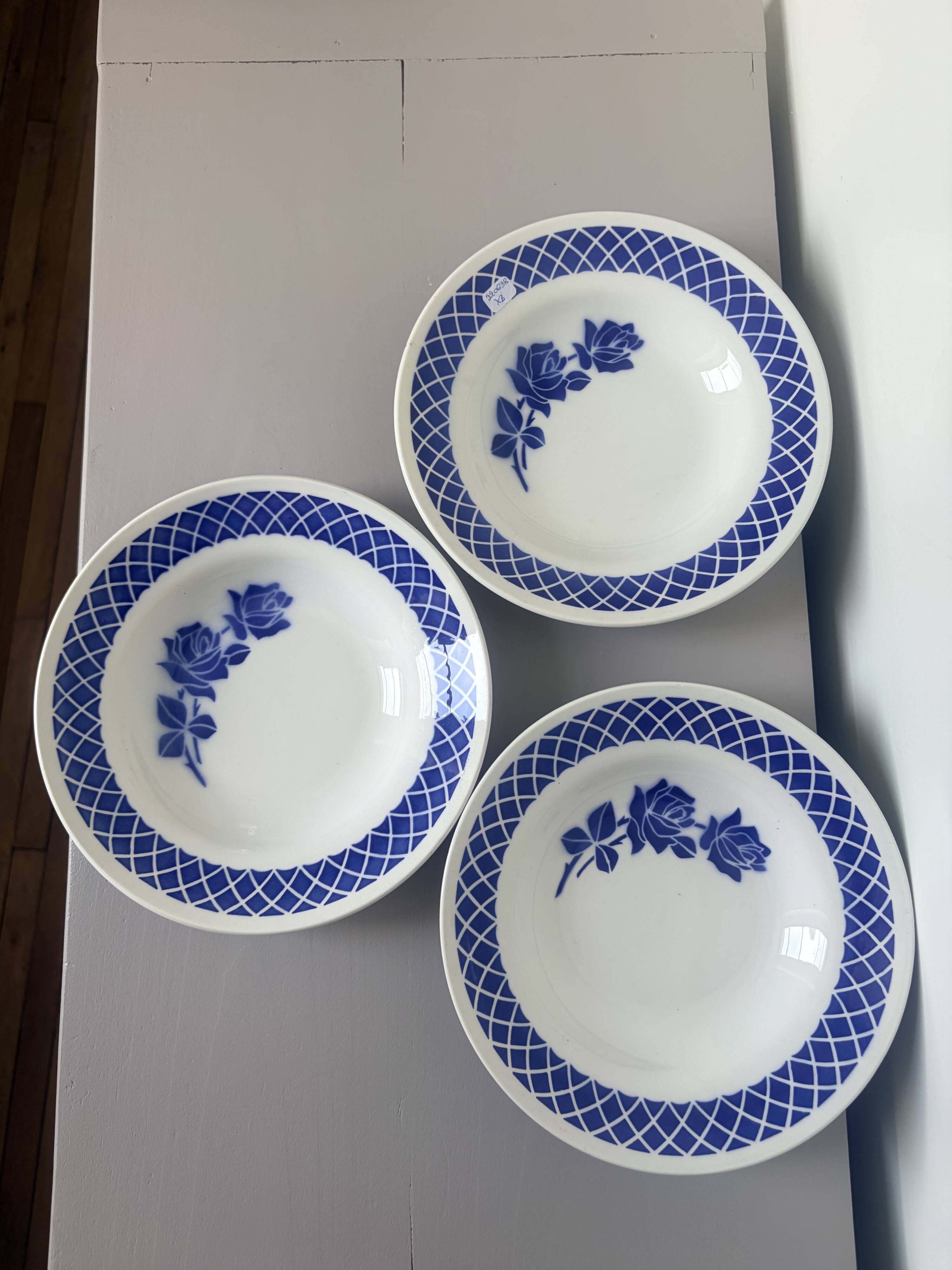 3 vintage deep plates 220638