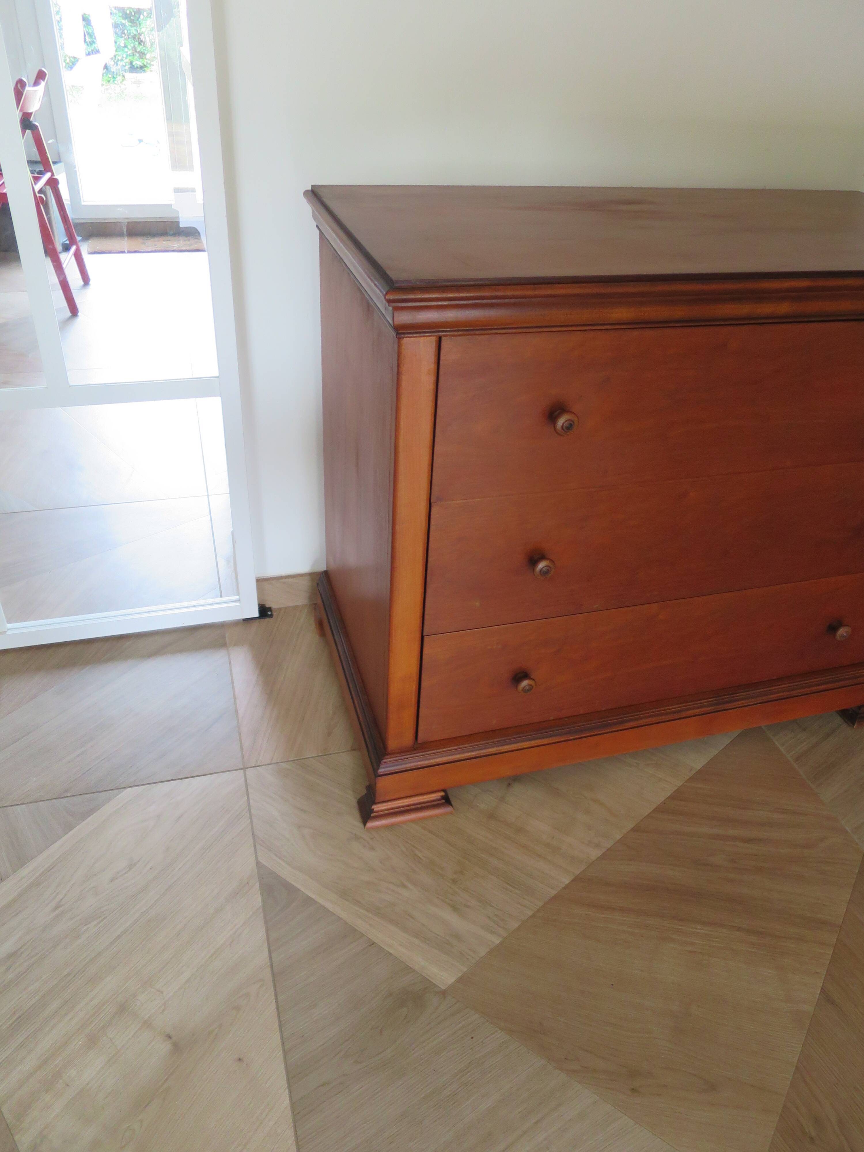 Elegant cherry wood chest of drawers – 3 drawers – 80s