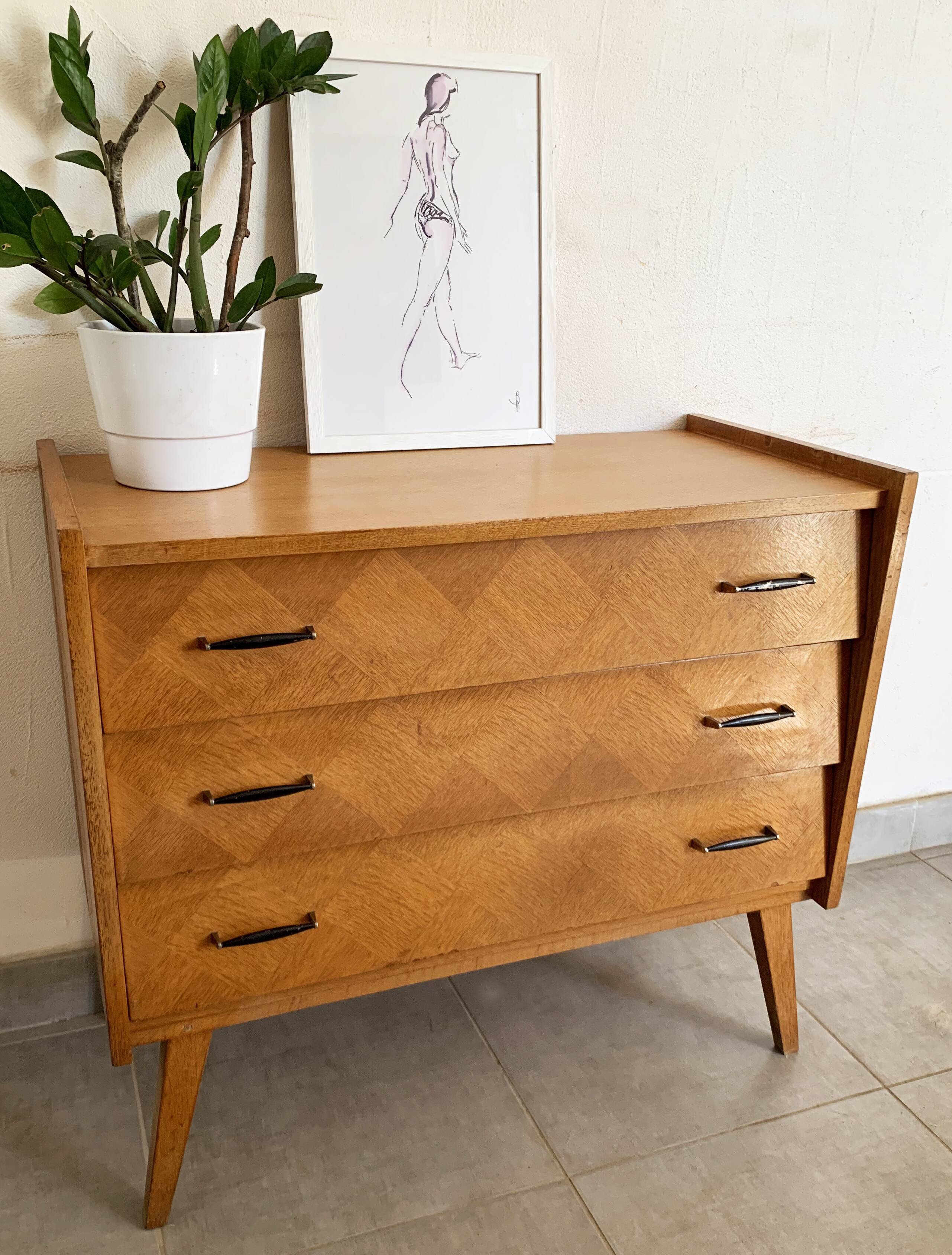 Oak chest of drawers from the scandinavian 60s