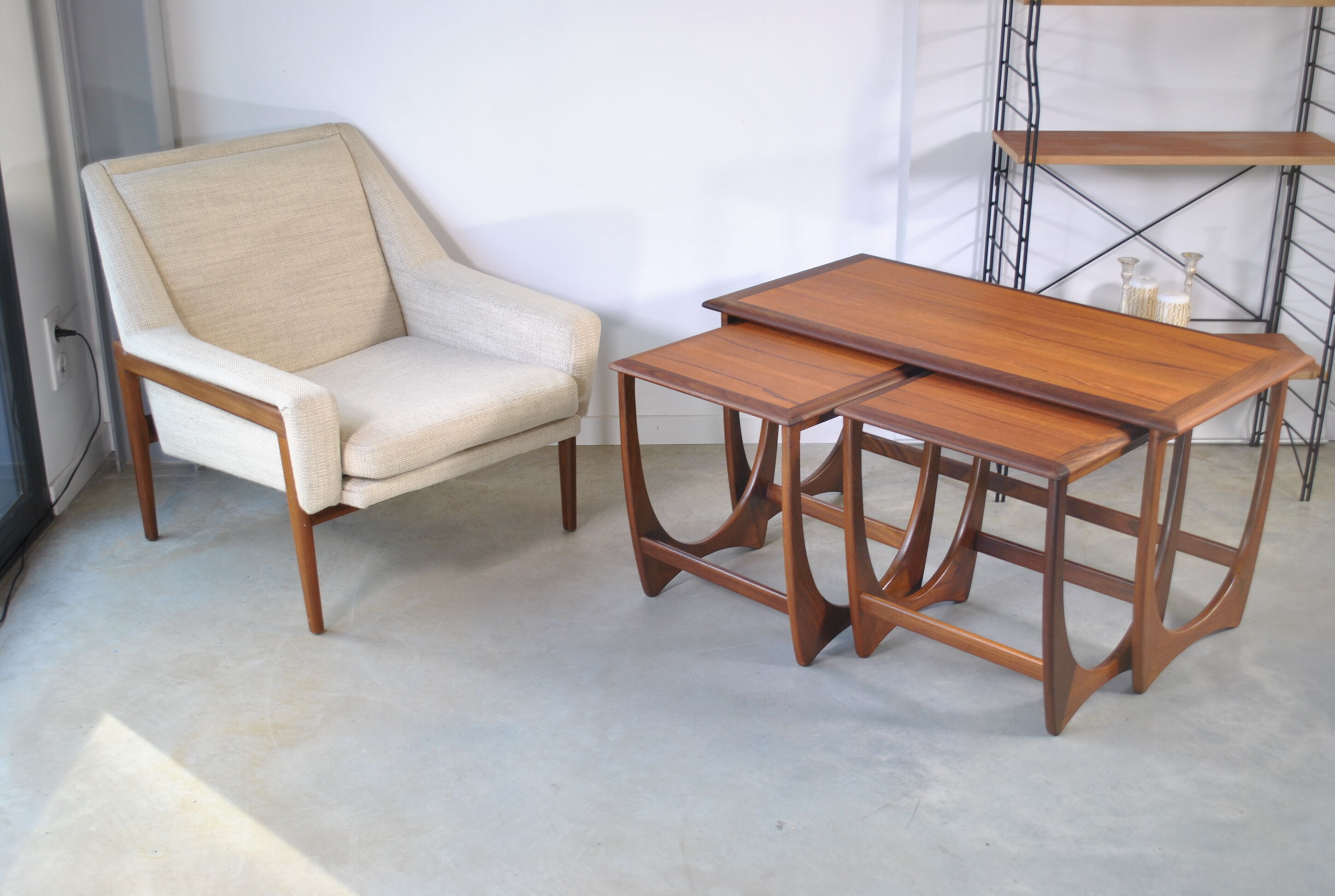 Large pull-out table G-plan 1950