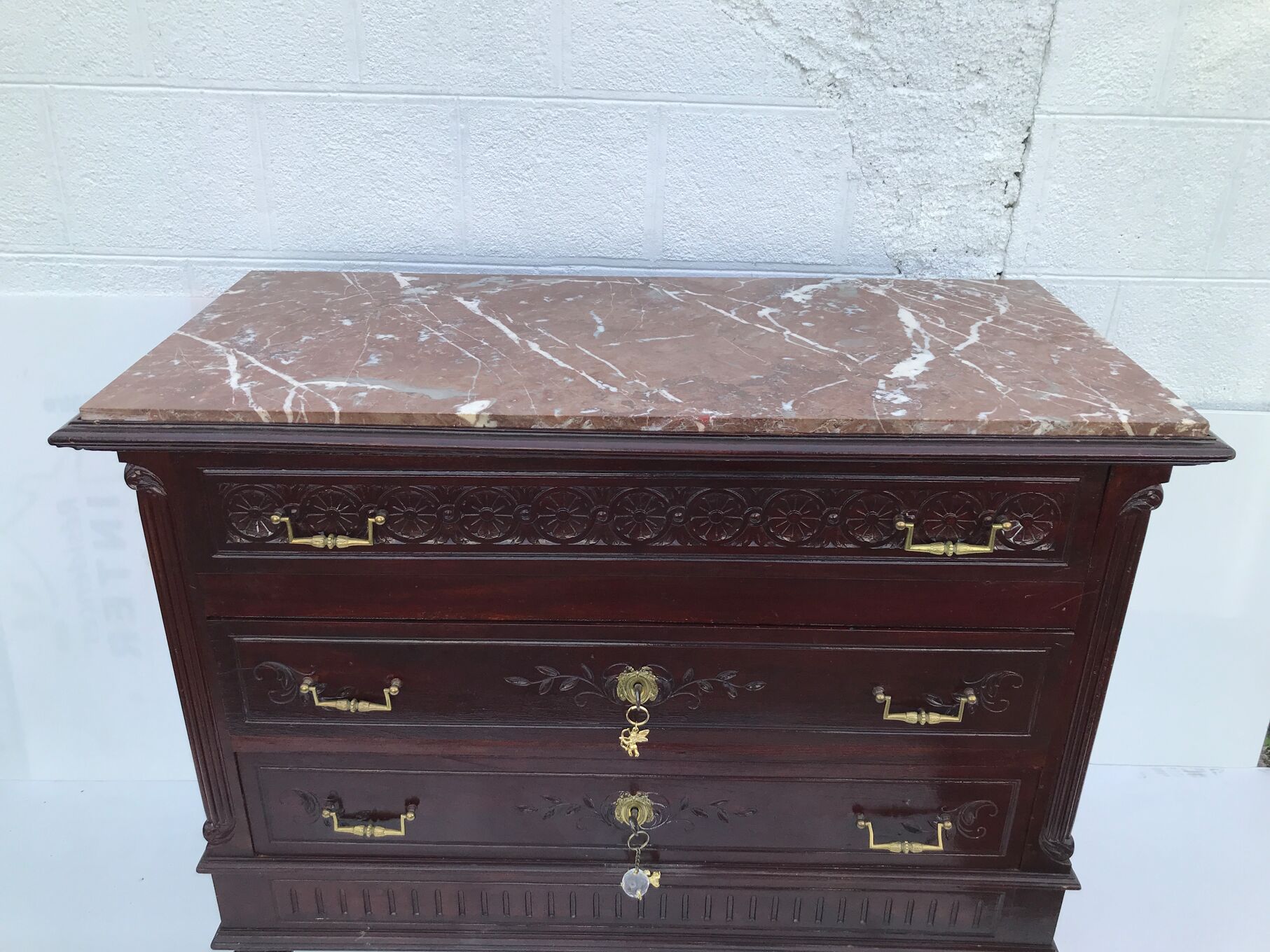 Commode Dessus Marbre Des Années 1930