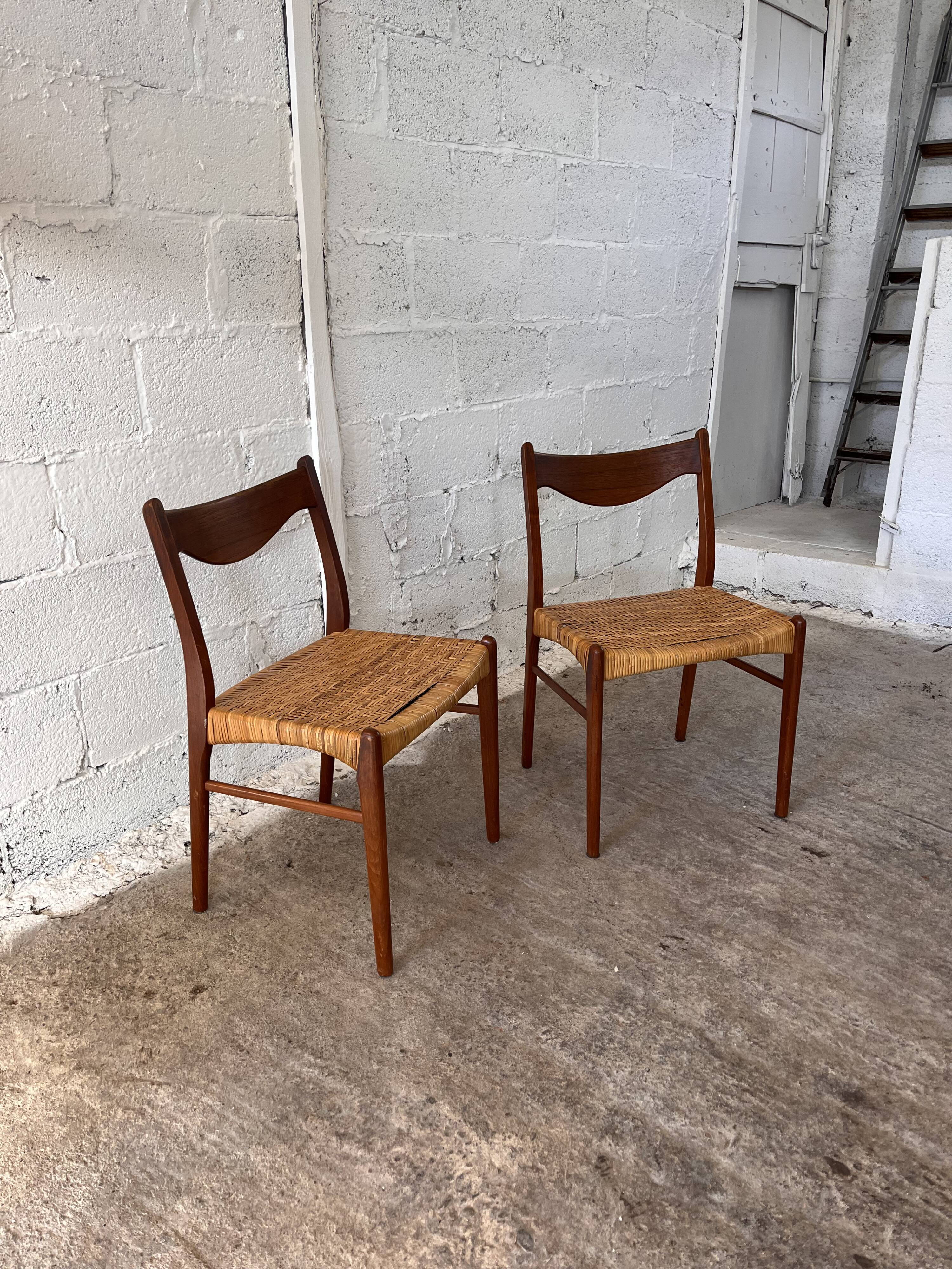 Pair of vintage Danish GS60 chairs by Arne Wahl Iversen