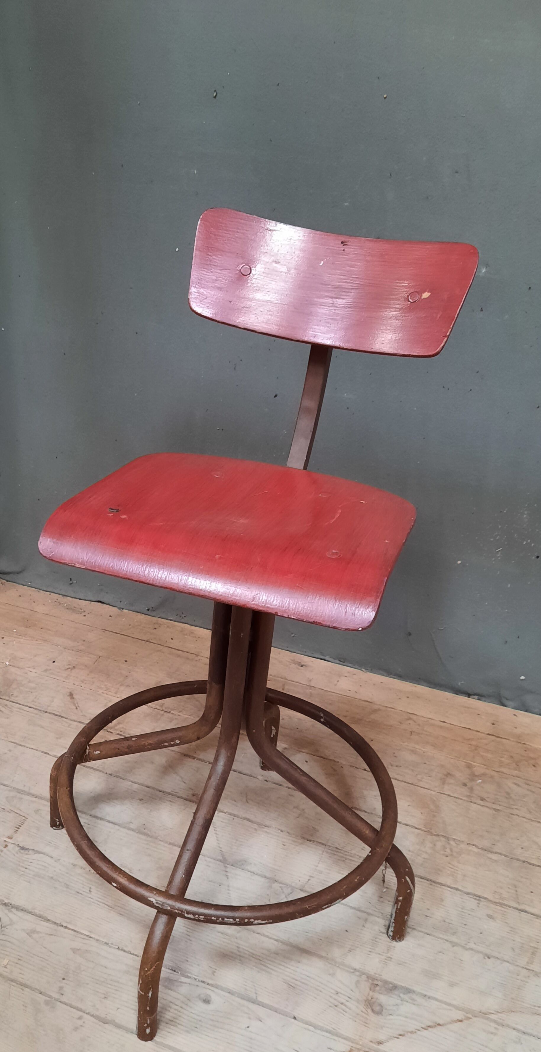 Chaise industrielle