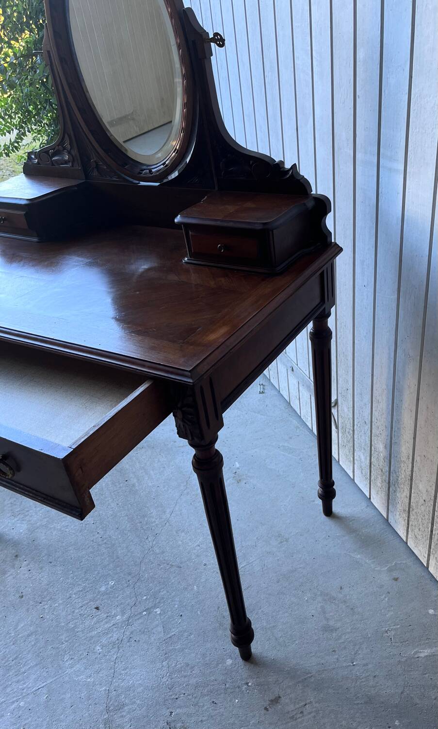 Old dressing table