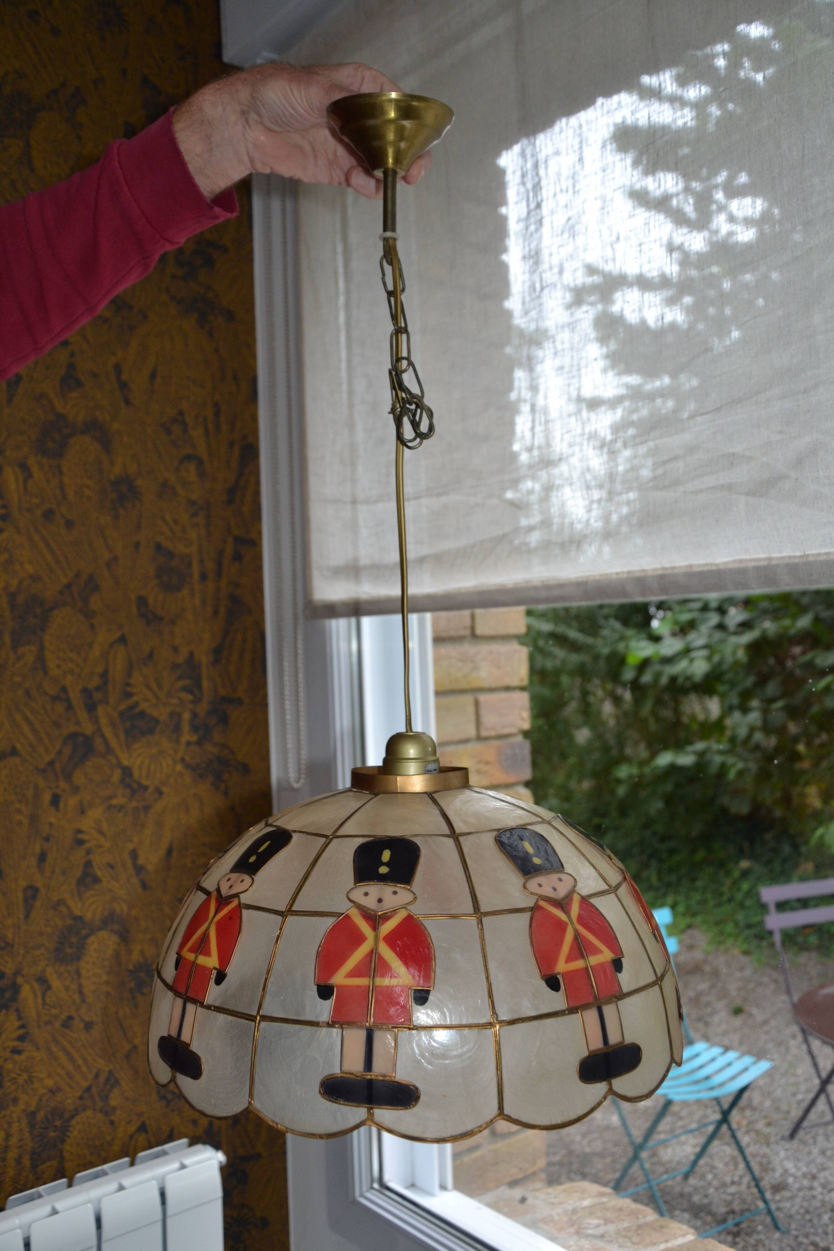 Suspension chambre d'enfant "casse noisette"
