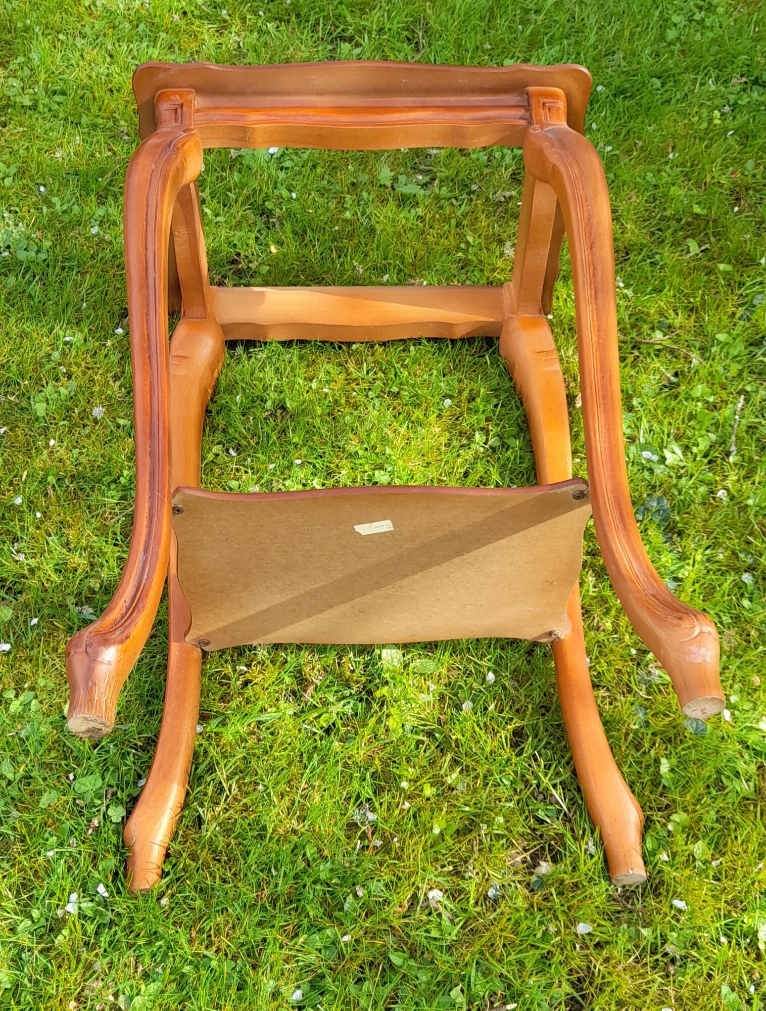 Louis XV style pedestal table/harness in solid cherry topped with marble