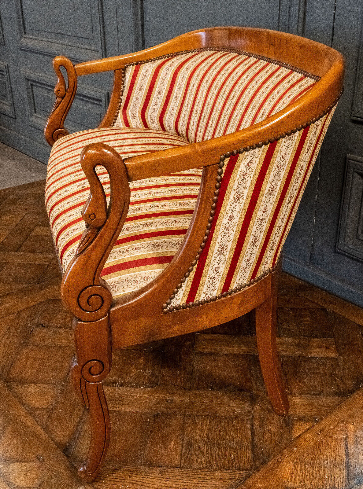 Blond mahogany sofa XXth décor gooseneck with butts