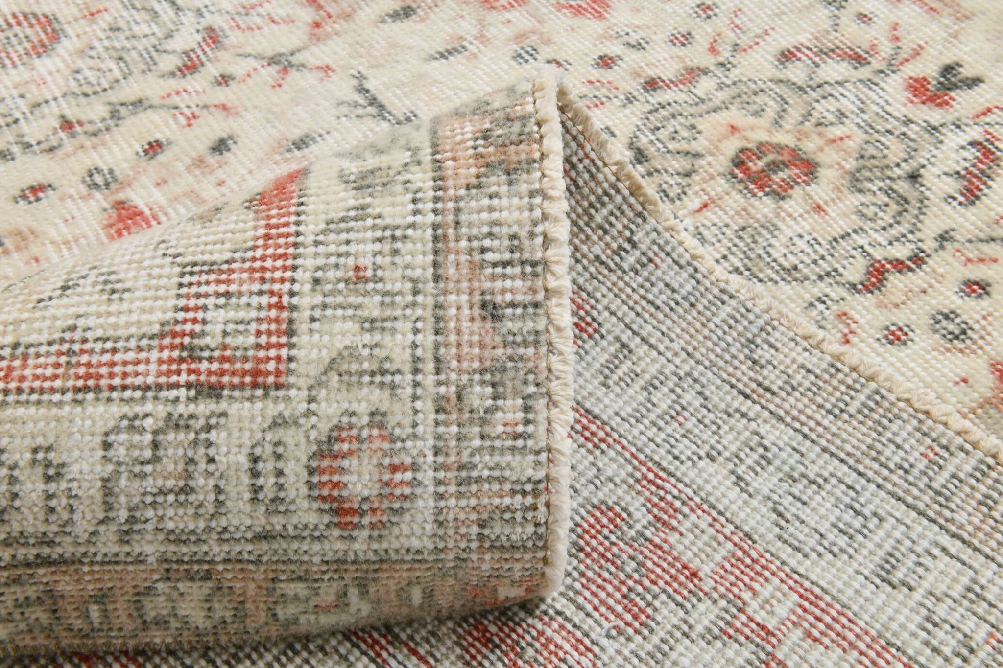 Tapis persan vintage à motif floral