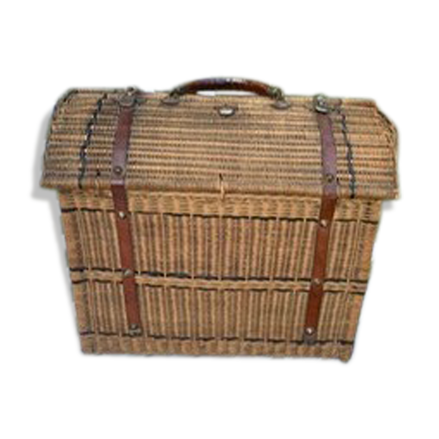 Old market or picnic basket