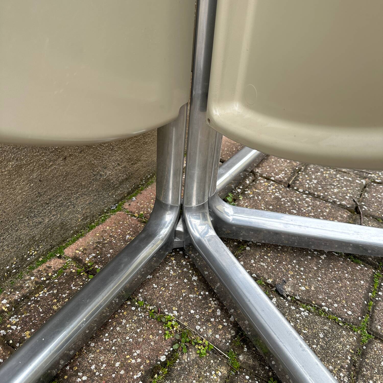 Giancarlo Piretti plano table for Castelli