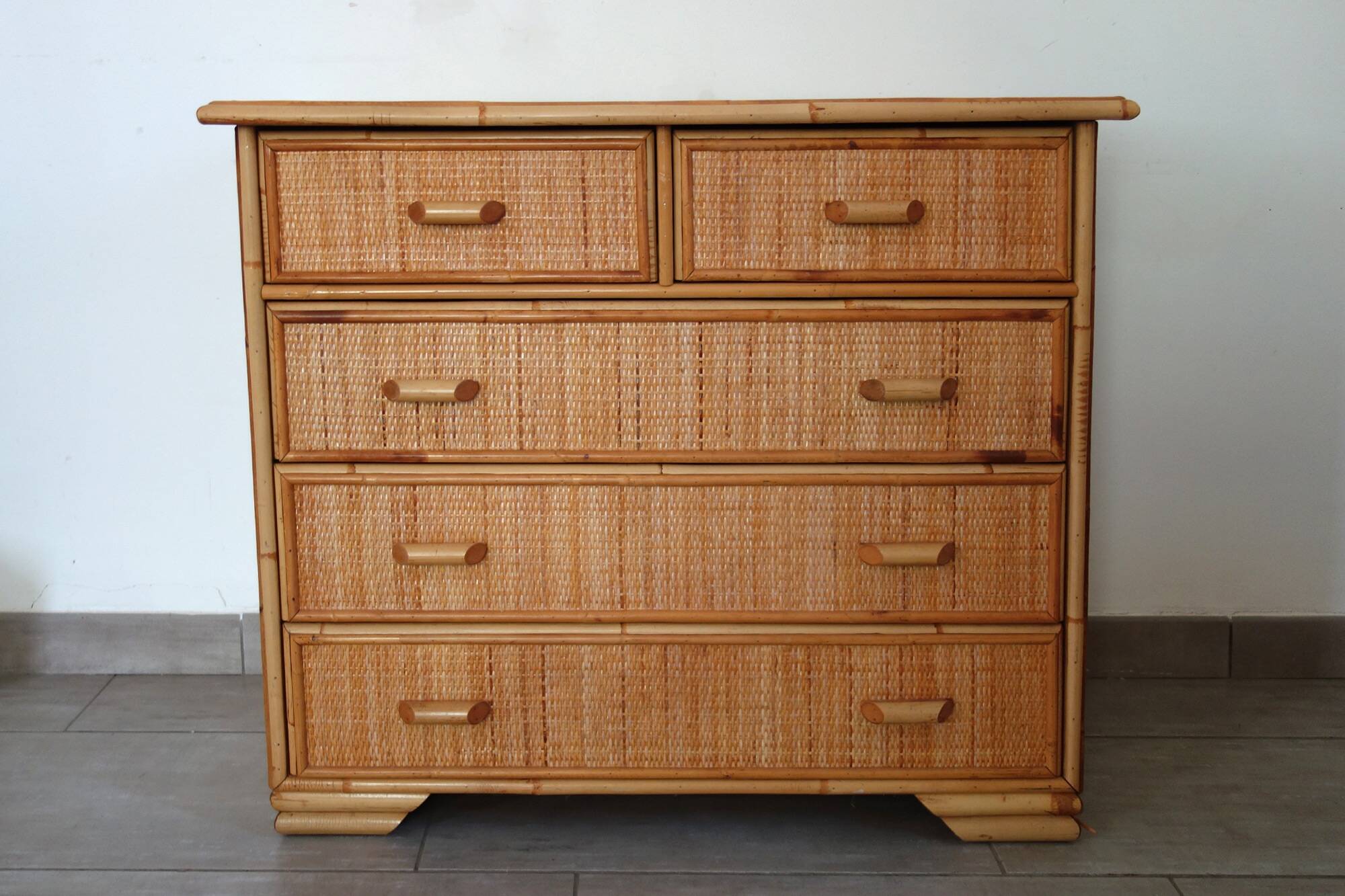 Ensemble osier commode 5 tiroirs et 2 chevets
