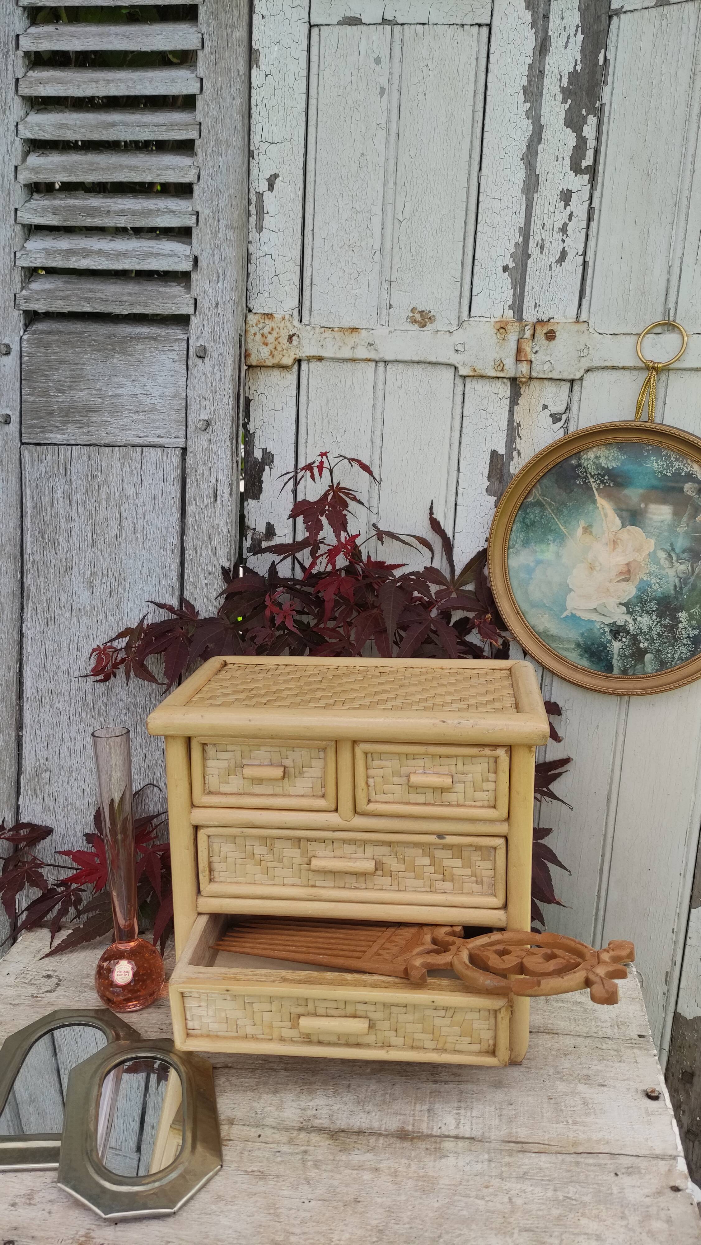 Boite à bijoux en rotin et bois vintage