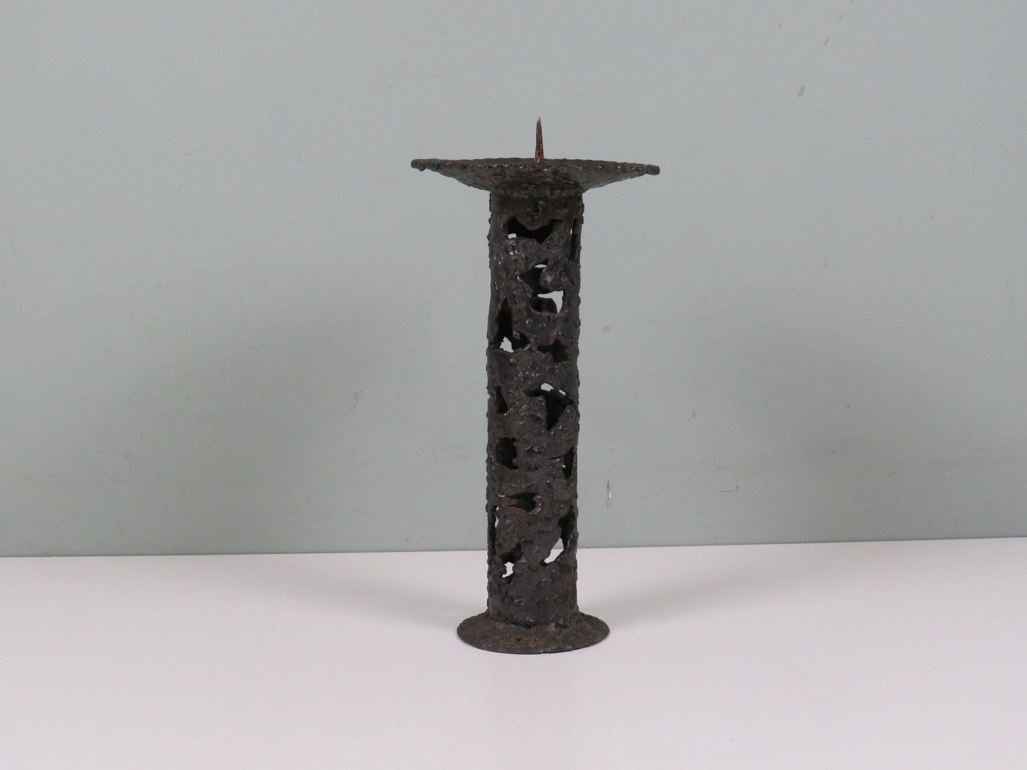 Brutalist wrought iron chandelier, European craftsmanship, 1960s.