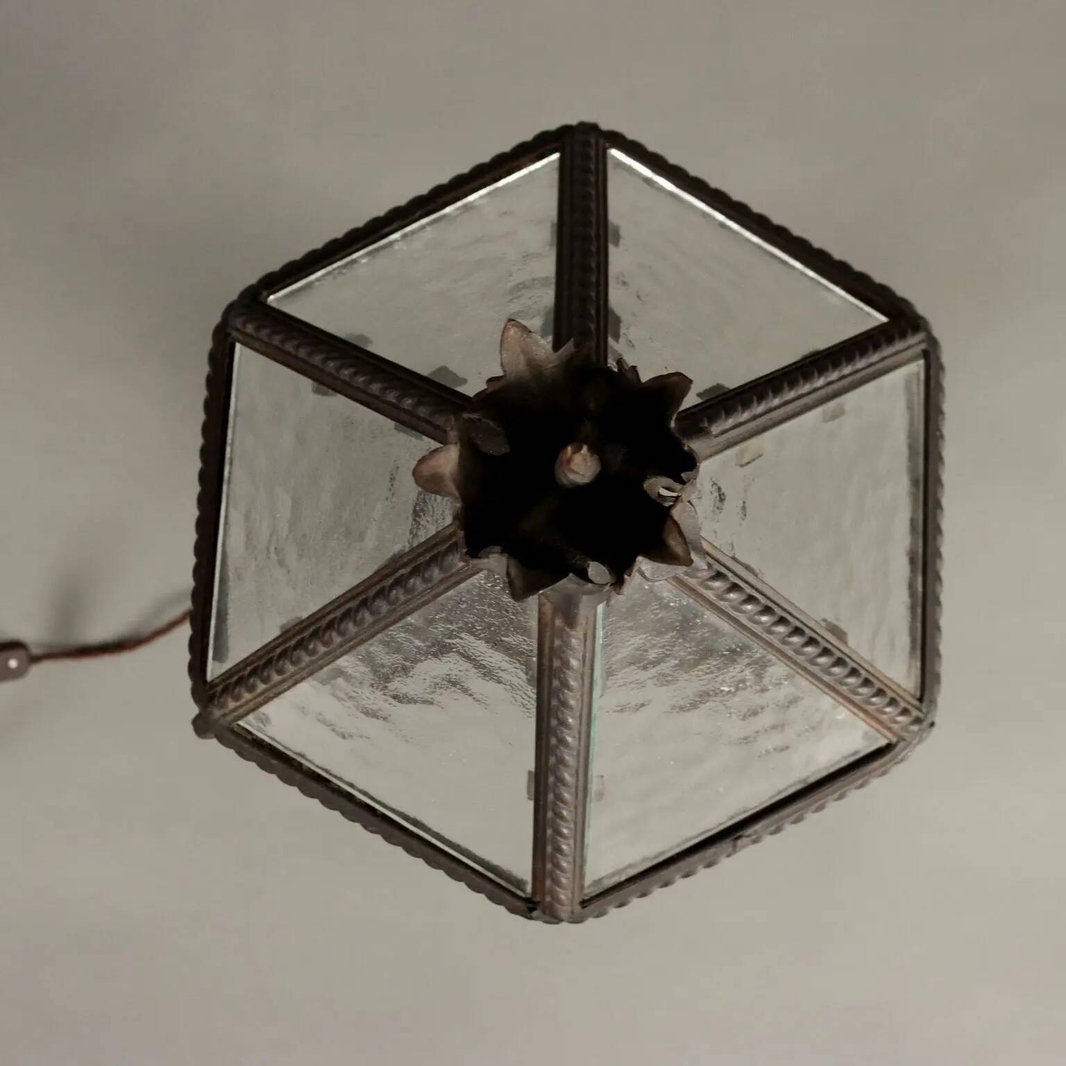 Antique neo-Renaissance table lamp in iron, 20th century