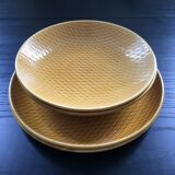Lot of 4 honey plates