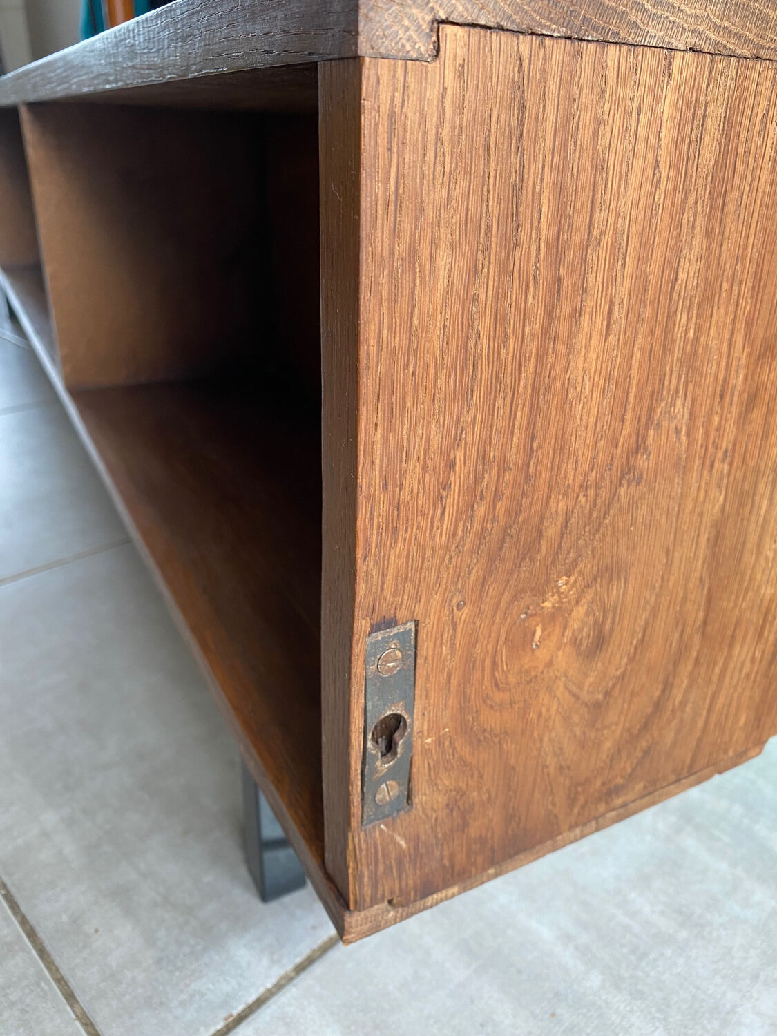 Enfilade of the 50s vintage solid wood (shallow)