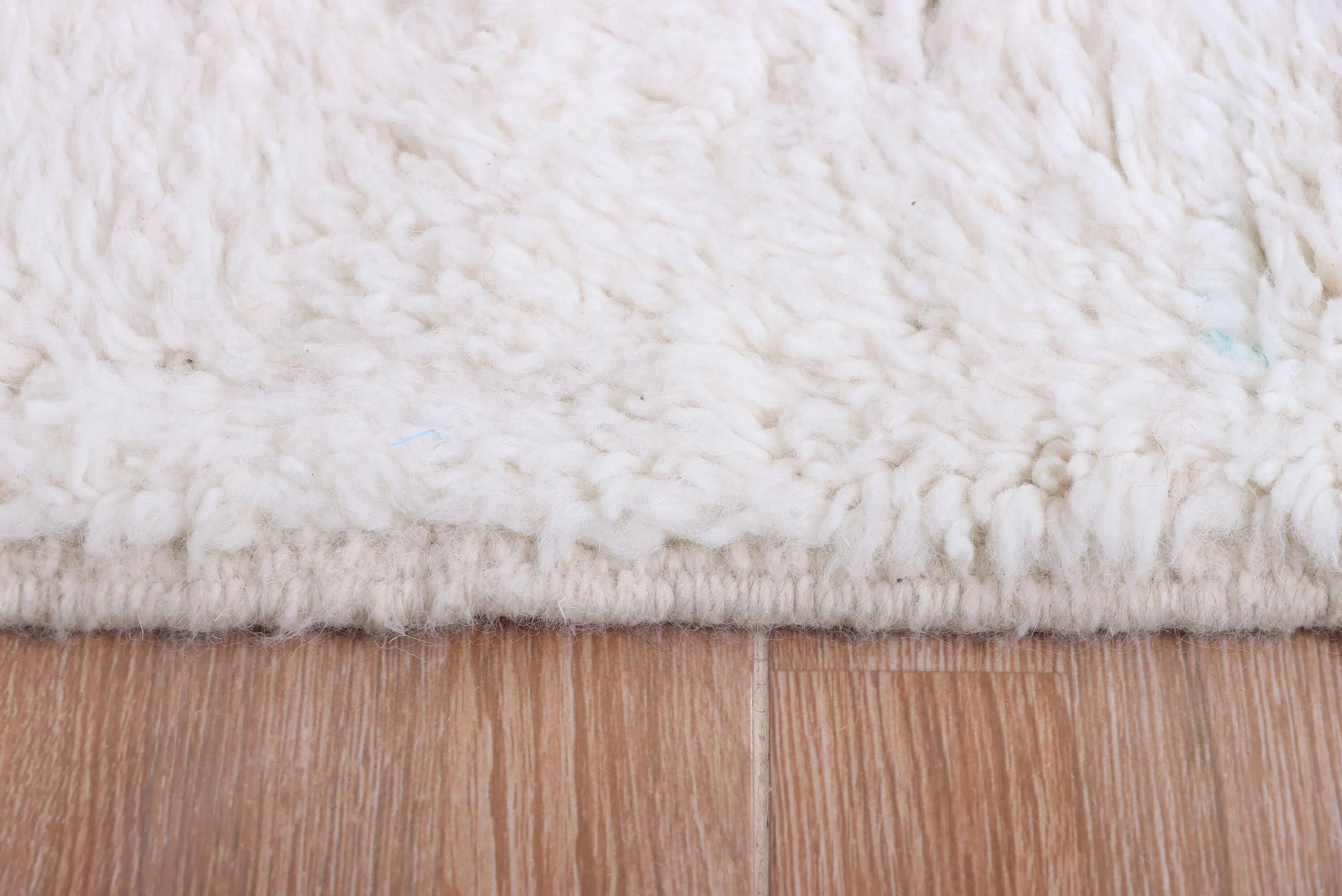 Unique natural wool Moroccan rug 3x2 m