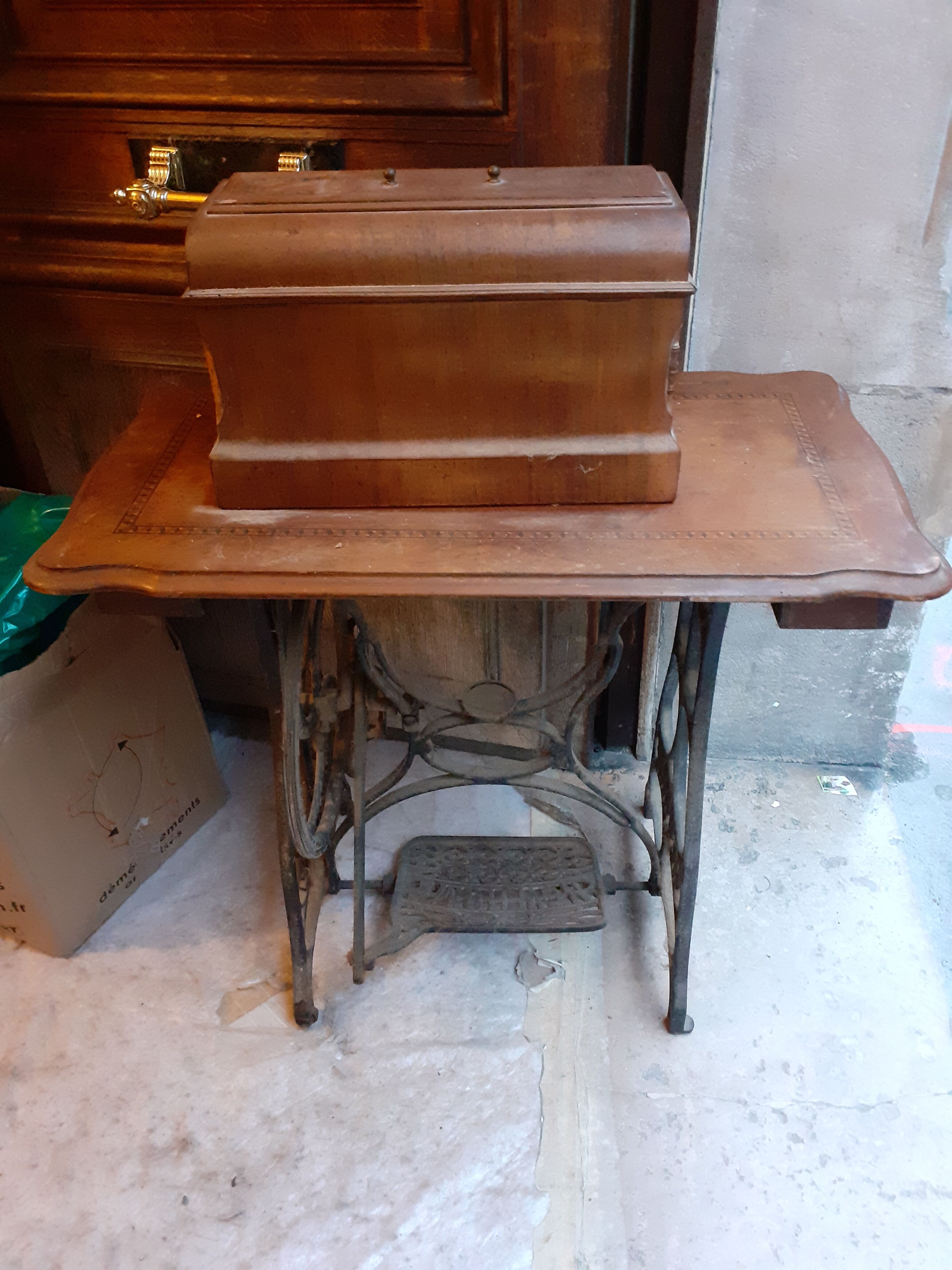 Antique sewing machine New Home